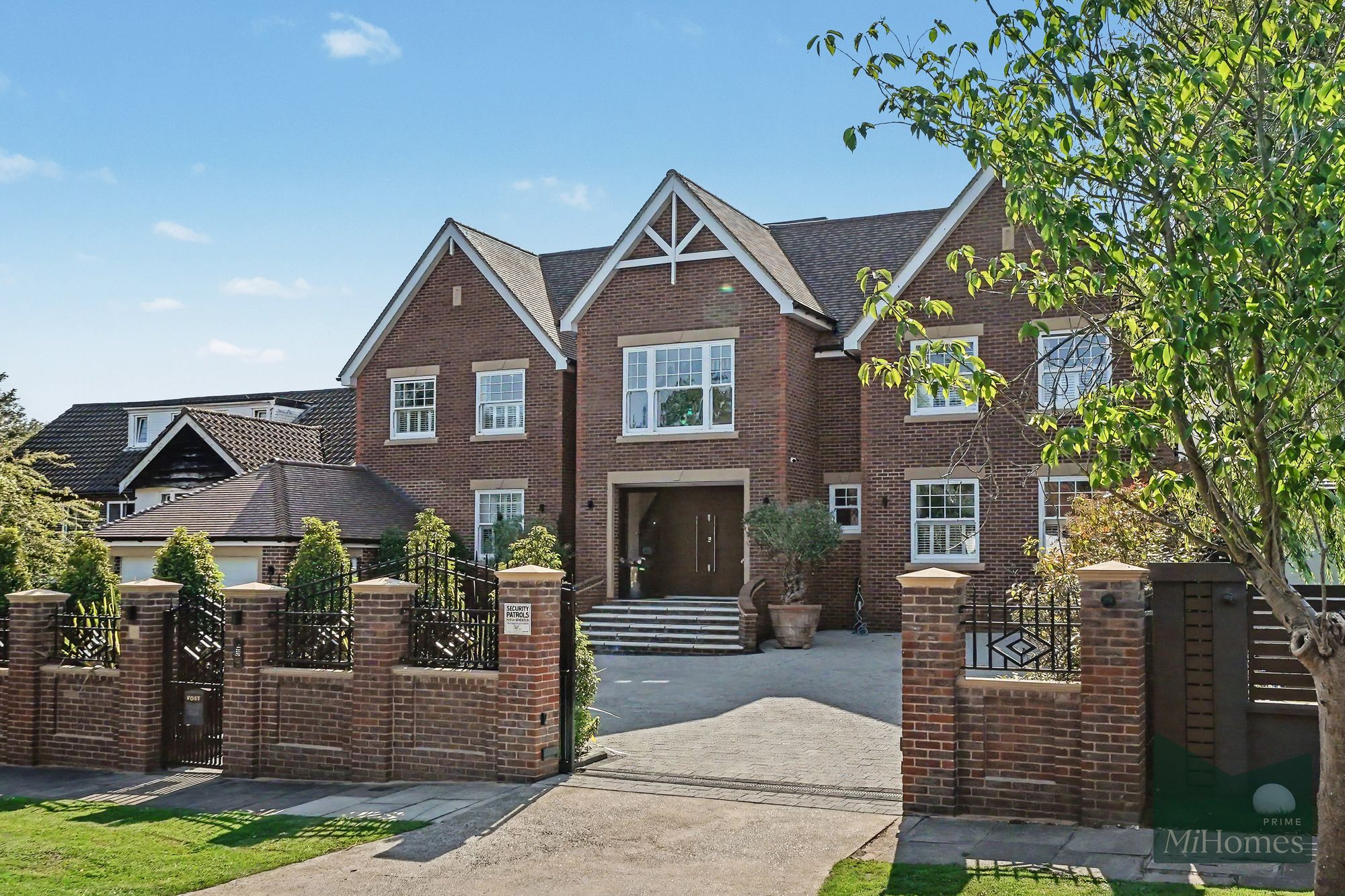5 bed detached house for sale in Beech Hill Avenue, Barnet, EN4  - Property Image 2