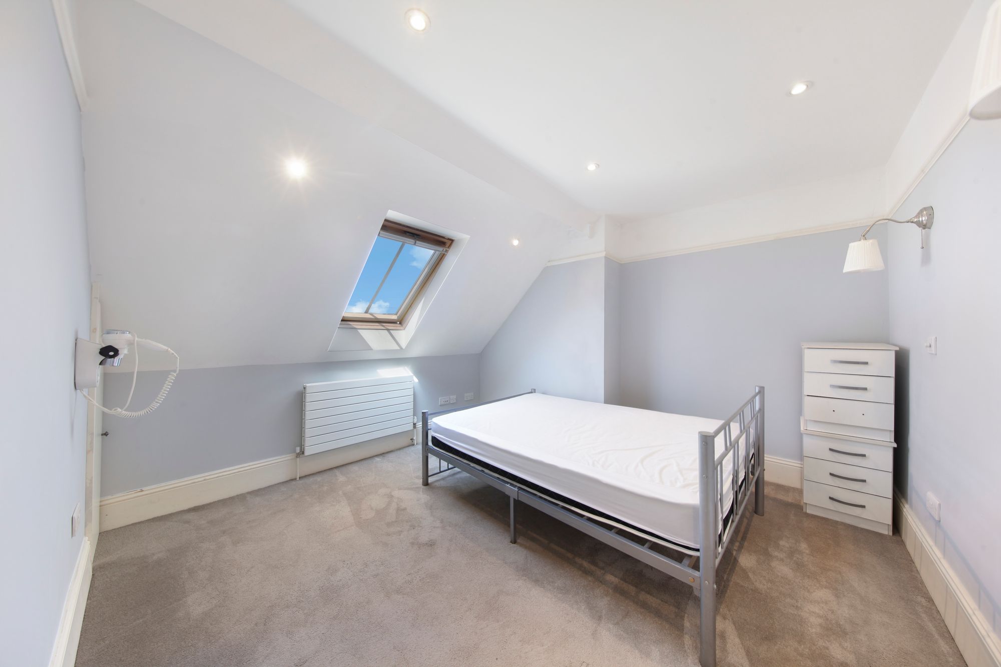1 bed flat to rent in High Street, Croydon  - Property Image 3