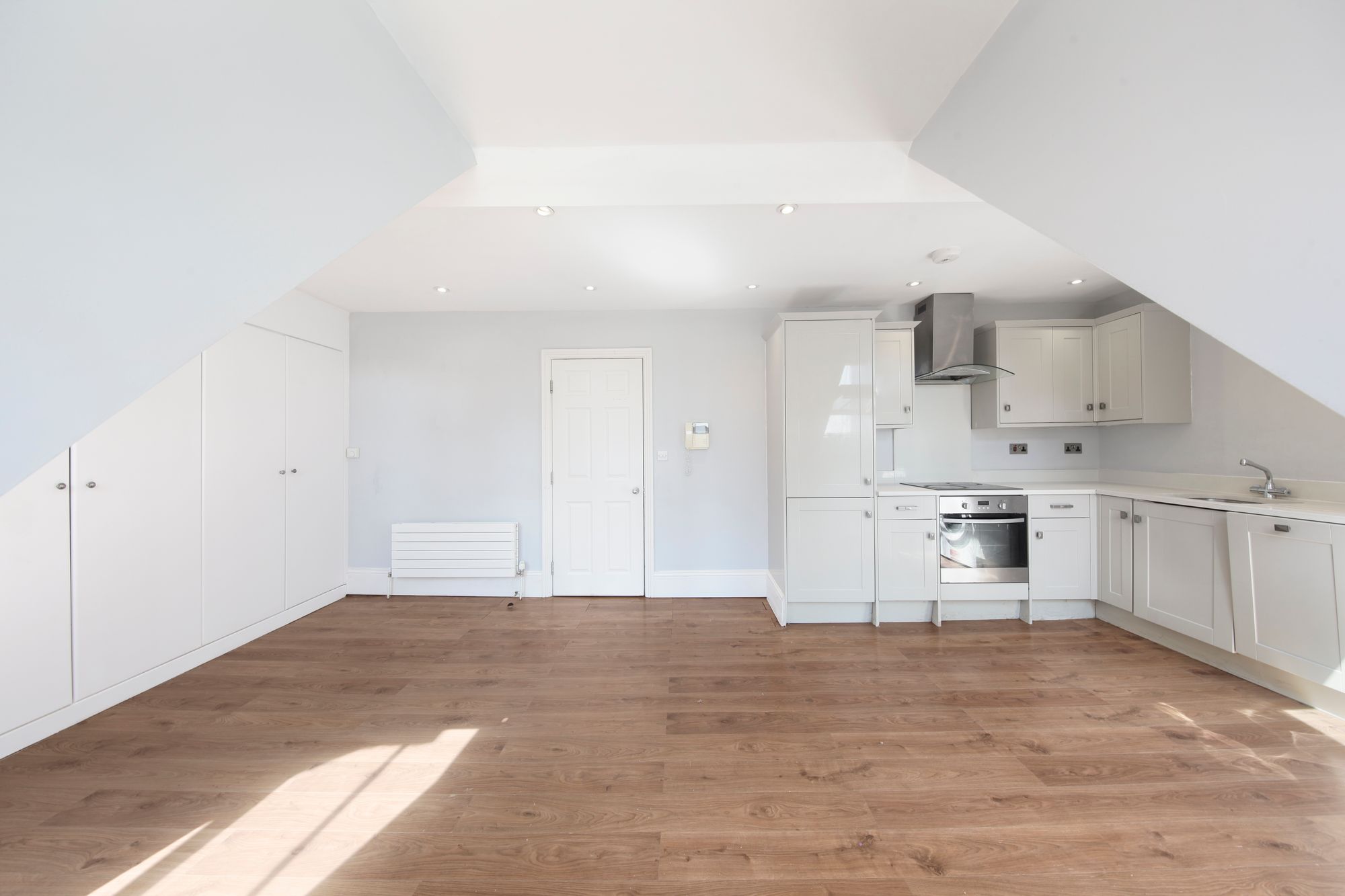 1 bed flat to rent in High Street, Croydon  - Property Image 9