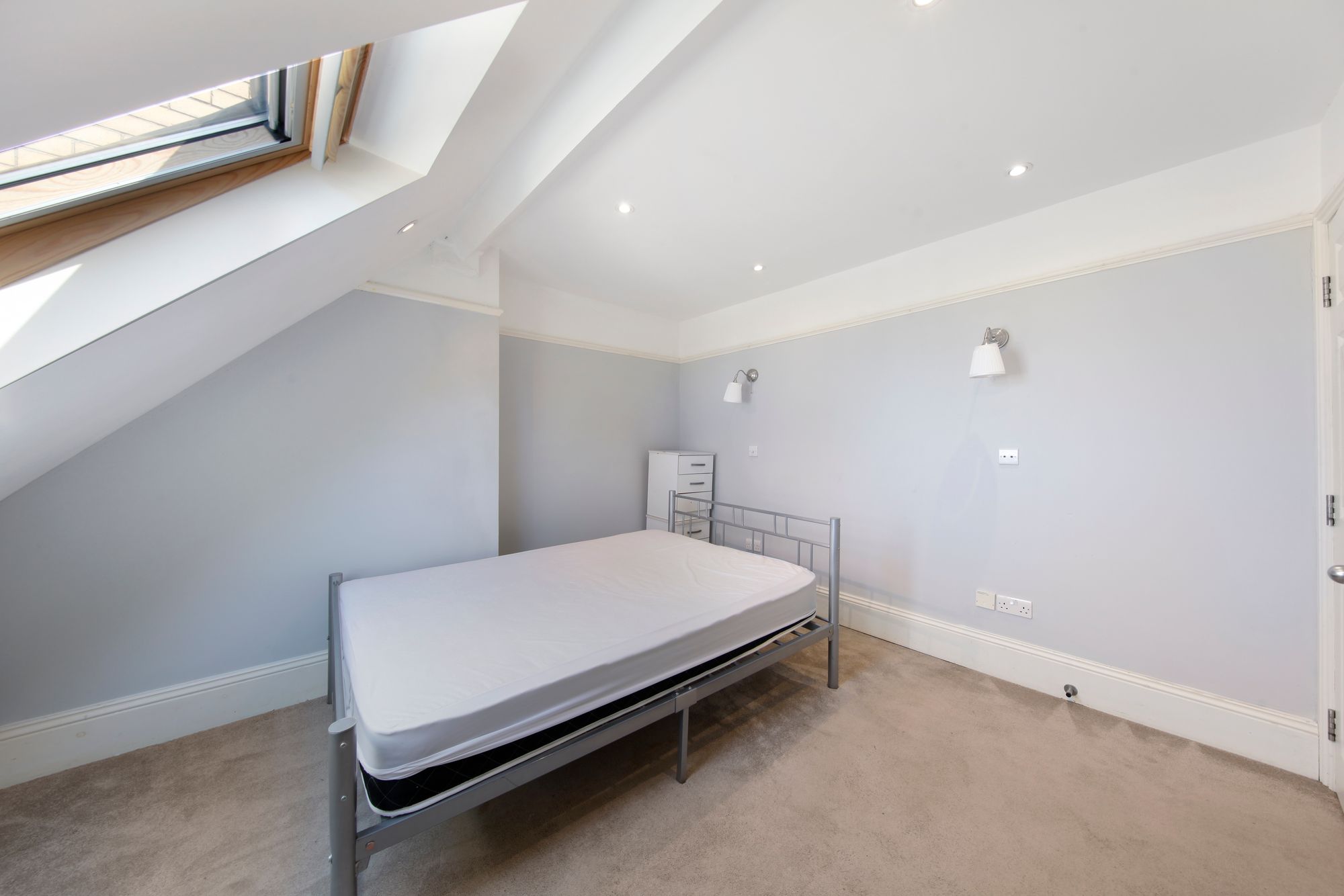1 bed flat to rent in High Street, Croydon  - Property Image 4