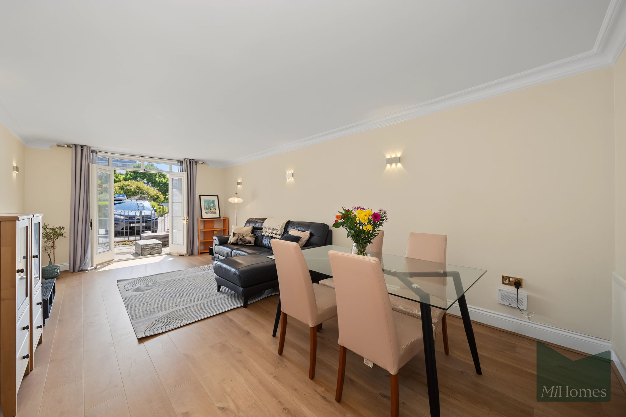 3 bed ground floor flat for sale in Trinity Street, Portland Court, SE1 - Property Image 1