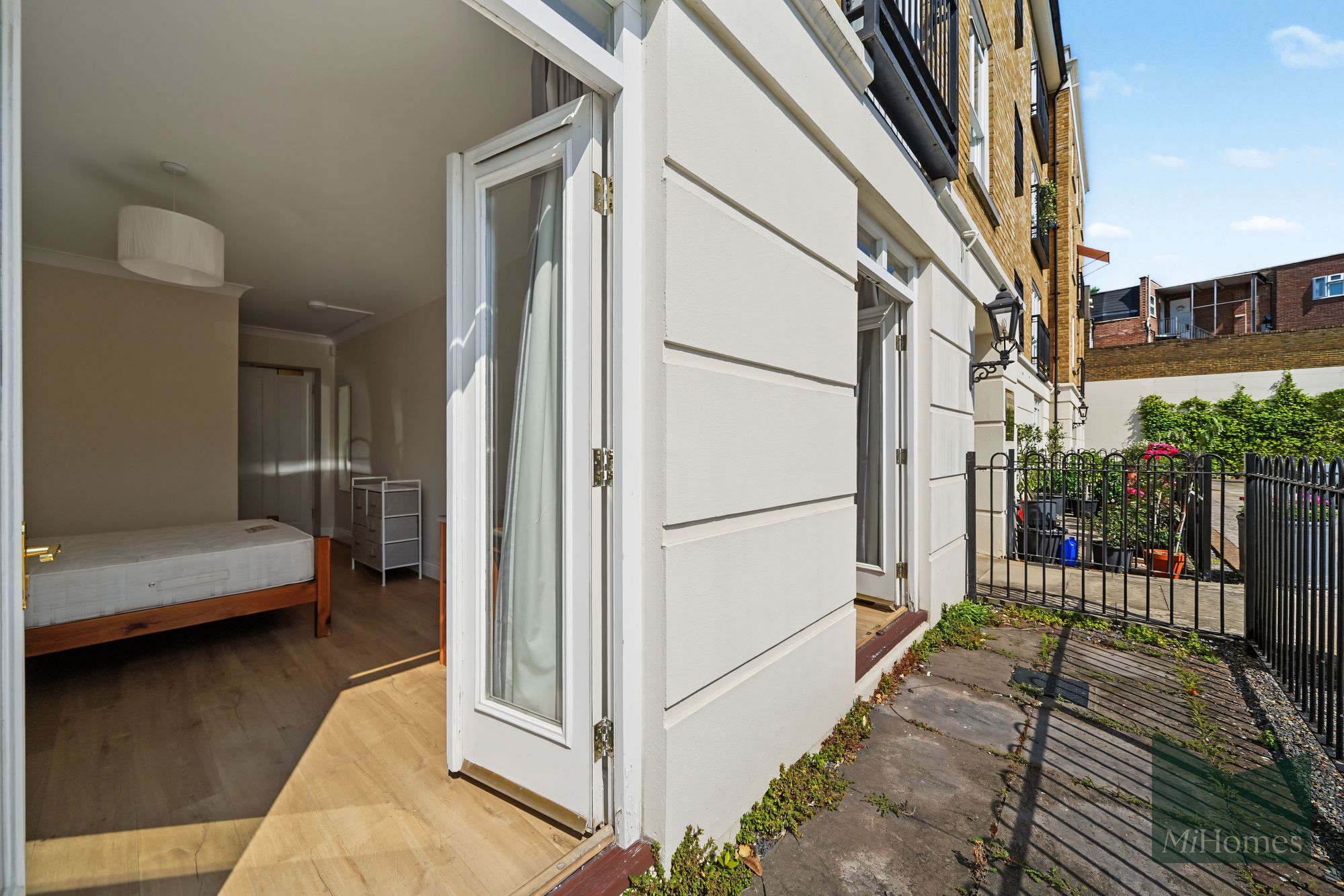 3 bed ground floor flat for sale in Trinity Street, Portland Court, SE1 - Property Image 12