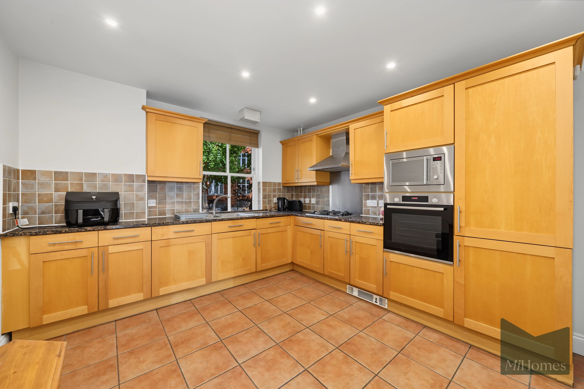 3 bed ground floor flat for sale in Trinity Street, Portland Court, SE1 - Property Image 6
