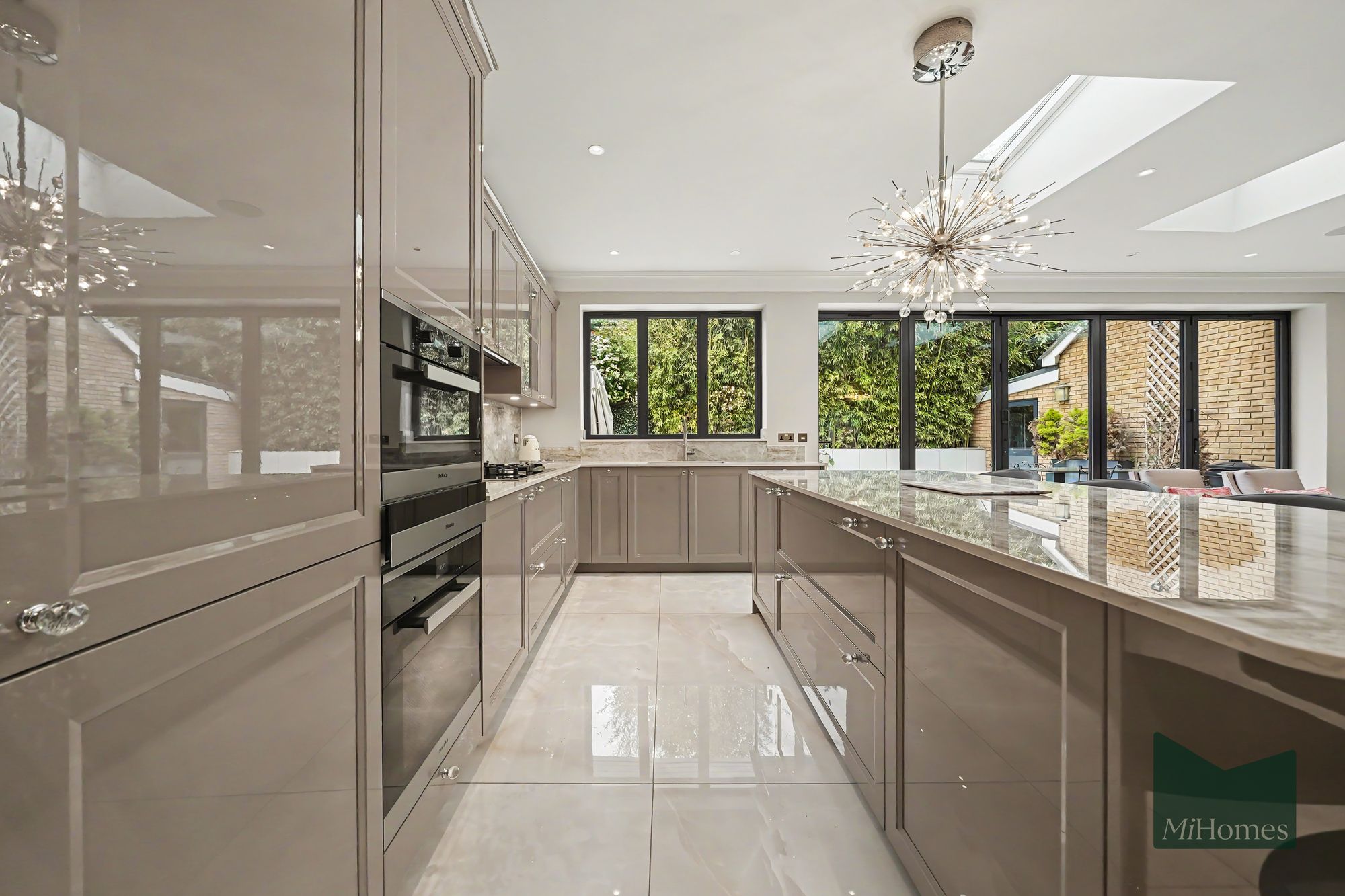 4 bed detached house for sale in Marwood Drive, London, NW7 - Property Image 3