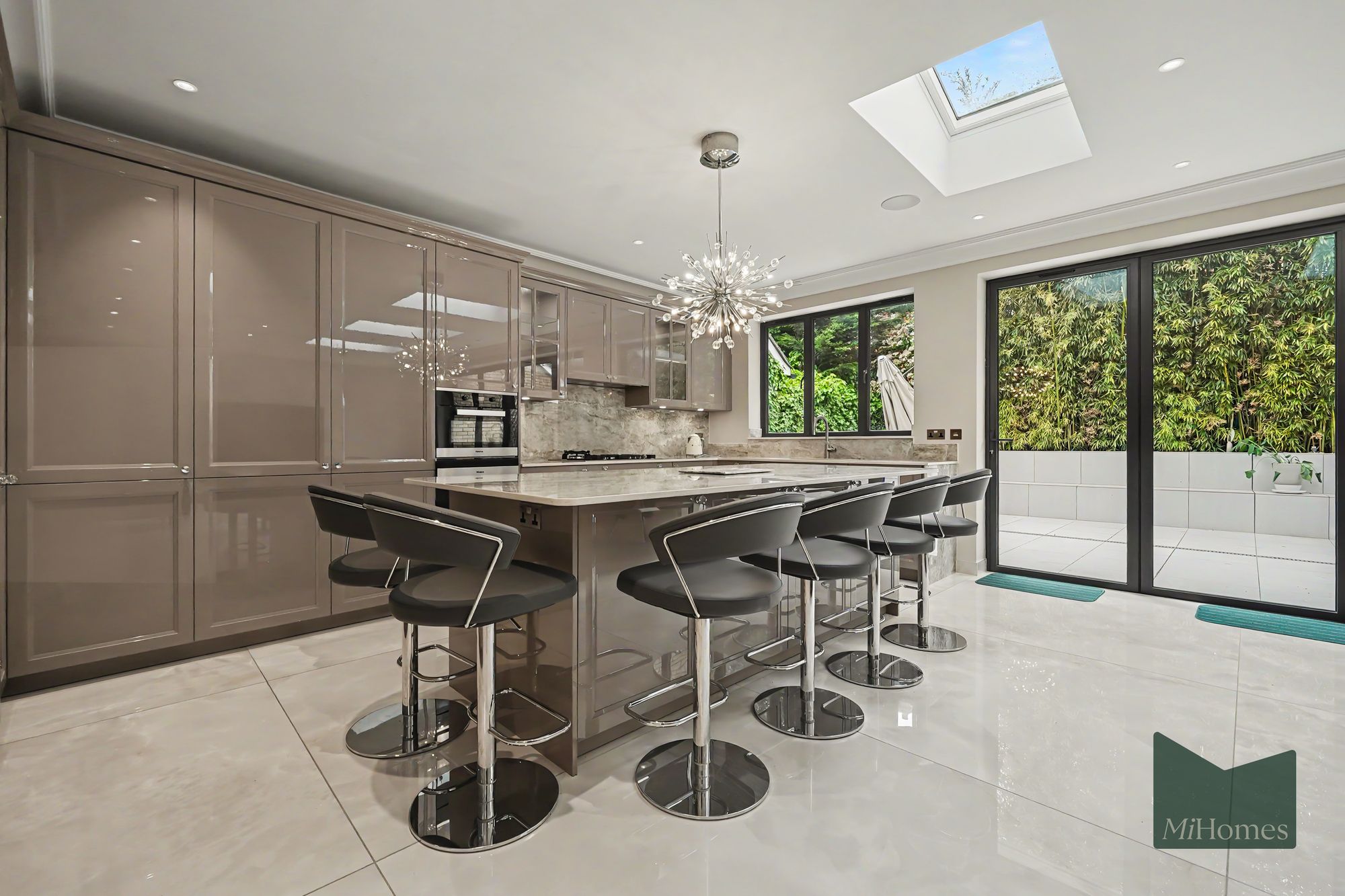 4 bed detached house for sale in Marwood Drive, London, NW7 - Property Image 4