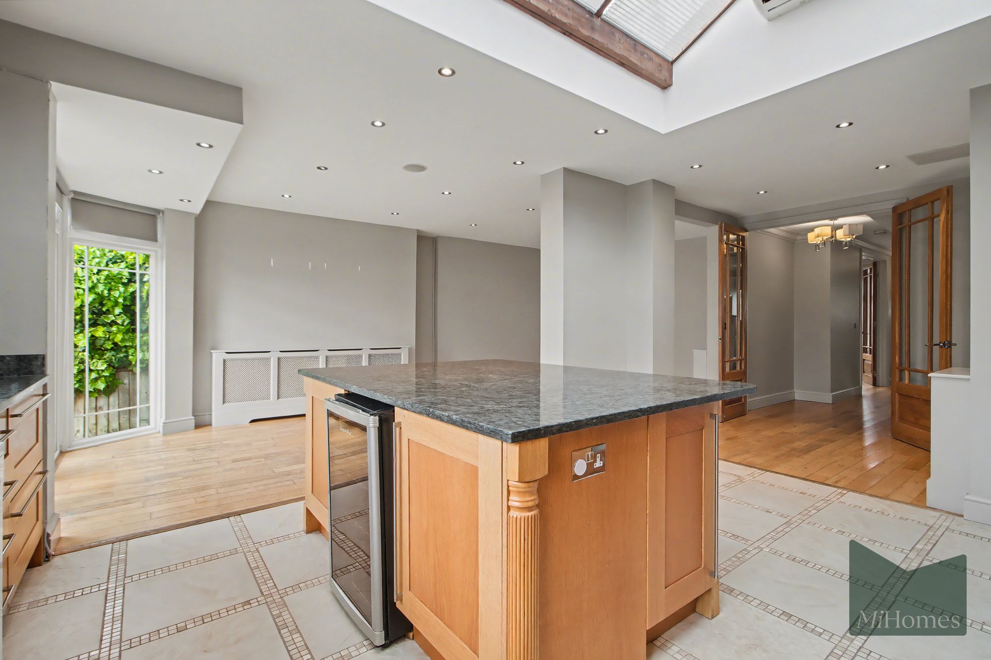 5 bed house for sale in Chandos Avenue, London, N14 - Property Image 4