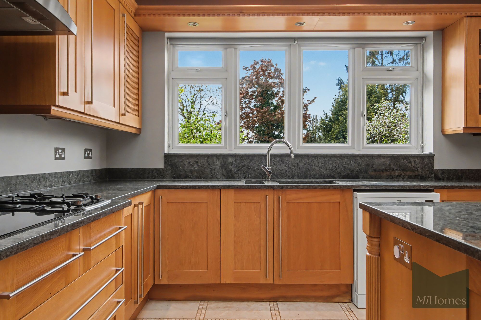 5 bed house for sale in Chandos Avenue, London, N14 - Property Image 3