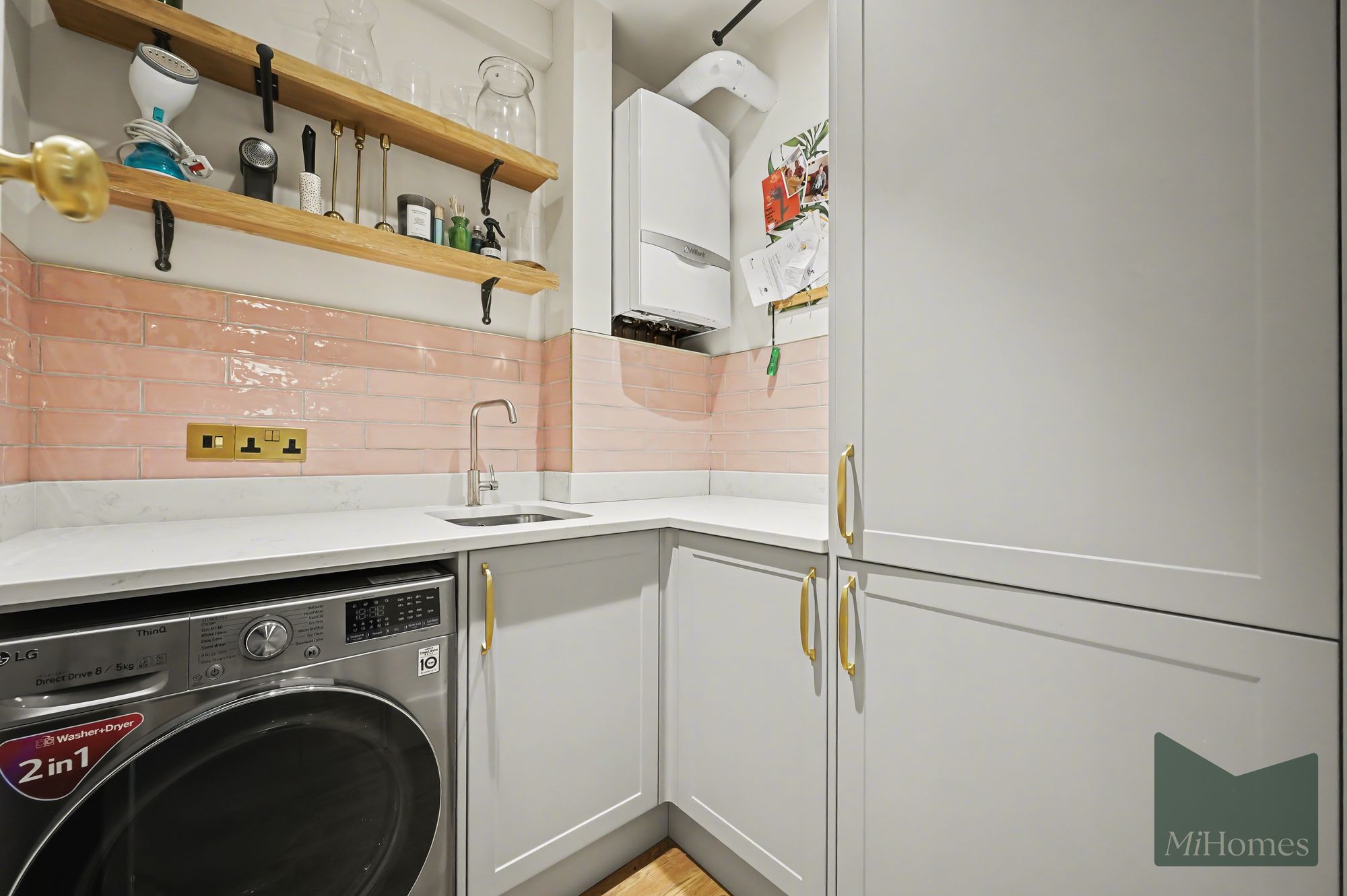 4 bed mid-terraced house for sale in Windsor Drive, Barnet, EN4 - Property Image 17