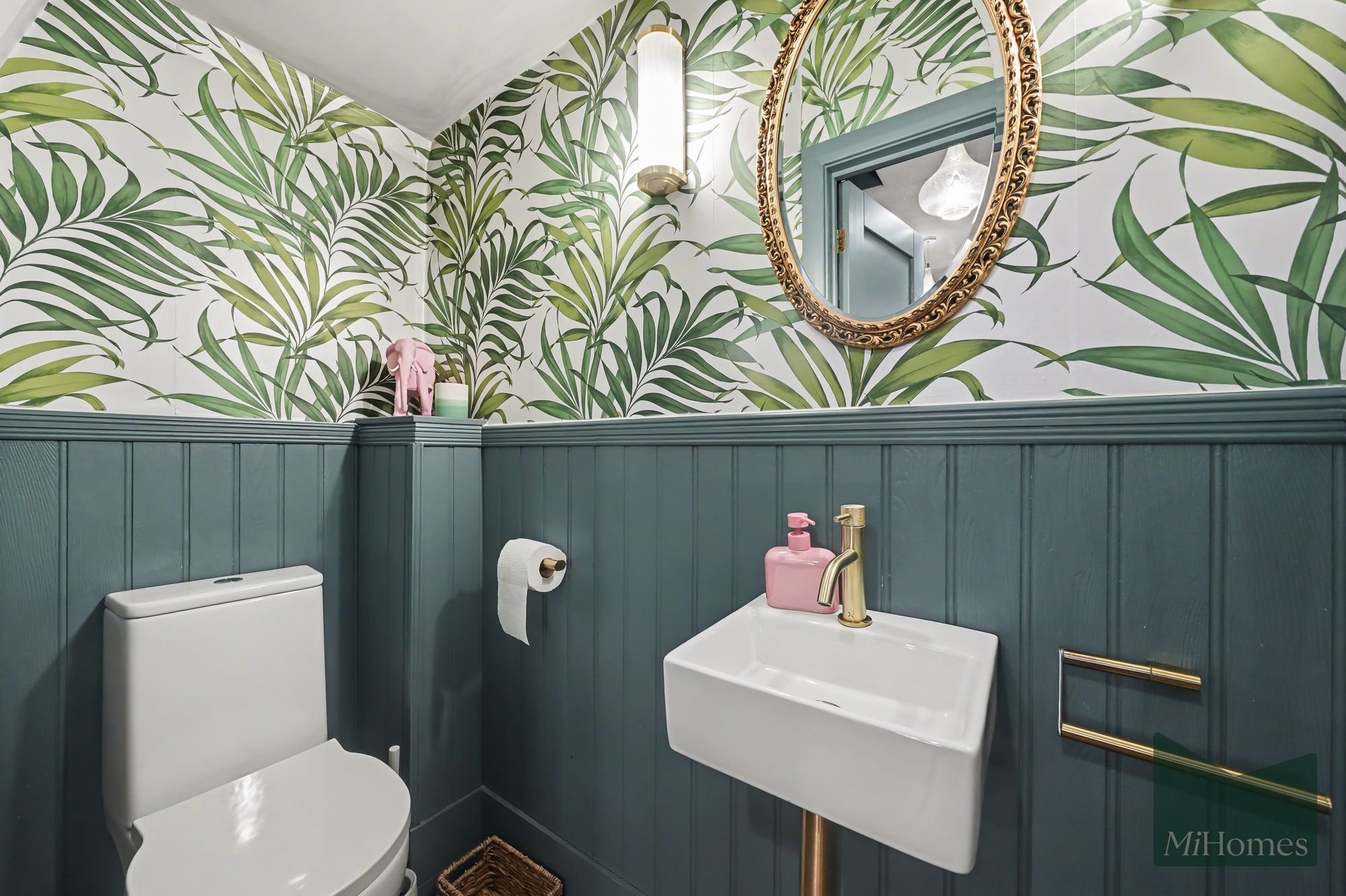 4 bed mid-terraced house for sale in Windsor Drive, Barnet, EN4 - Property Image 13