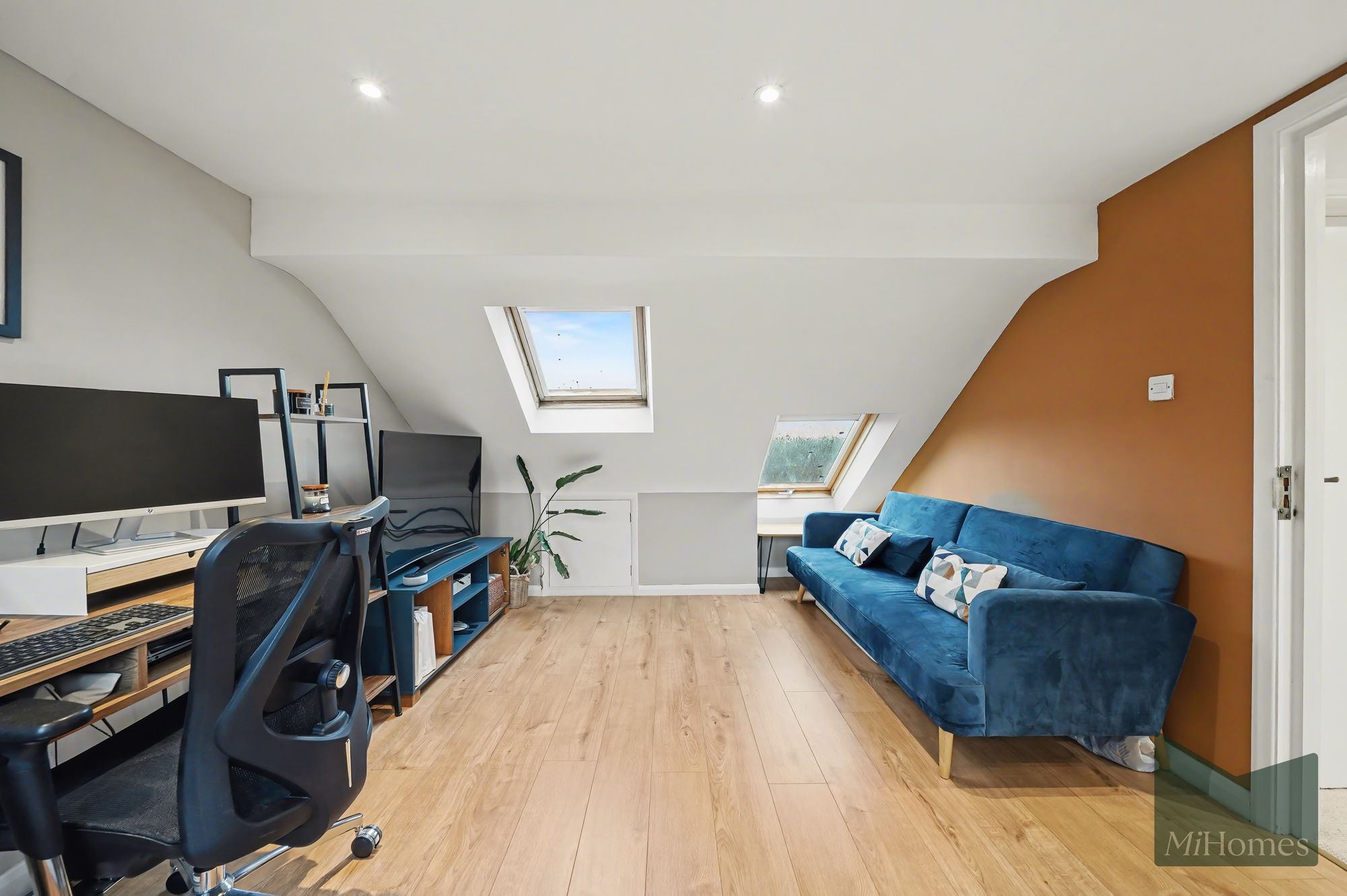 4 bed mid-terraced house for sale in Windsor Drive, Barnet, EN4 - Property Image 27