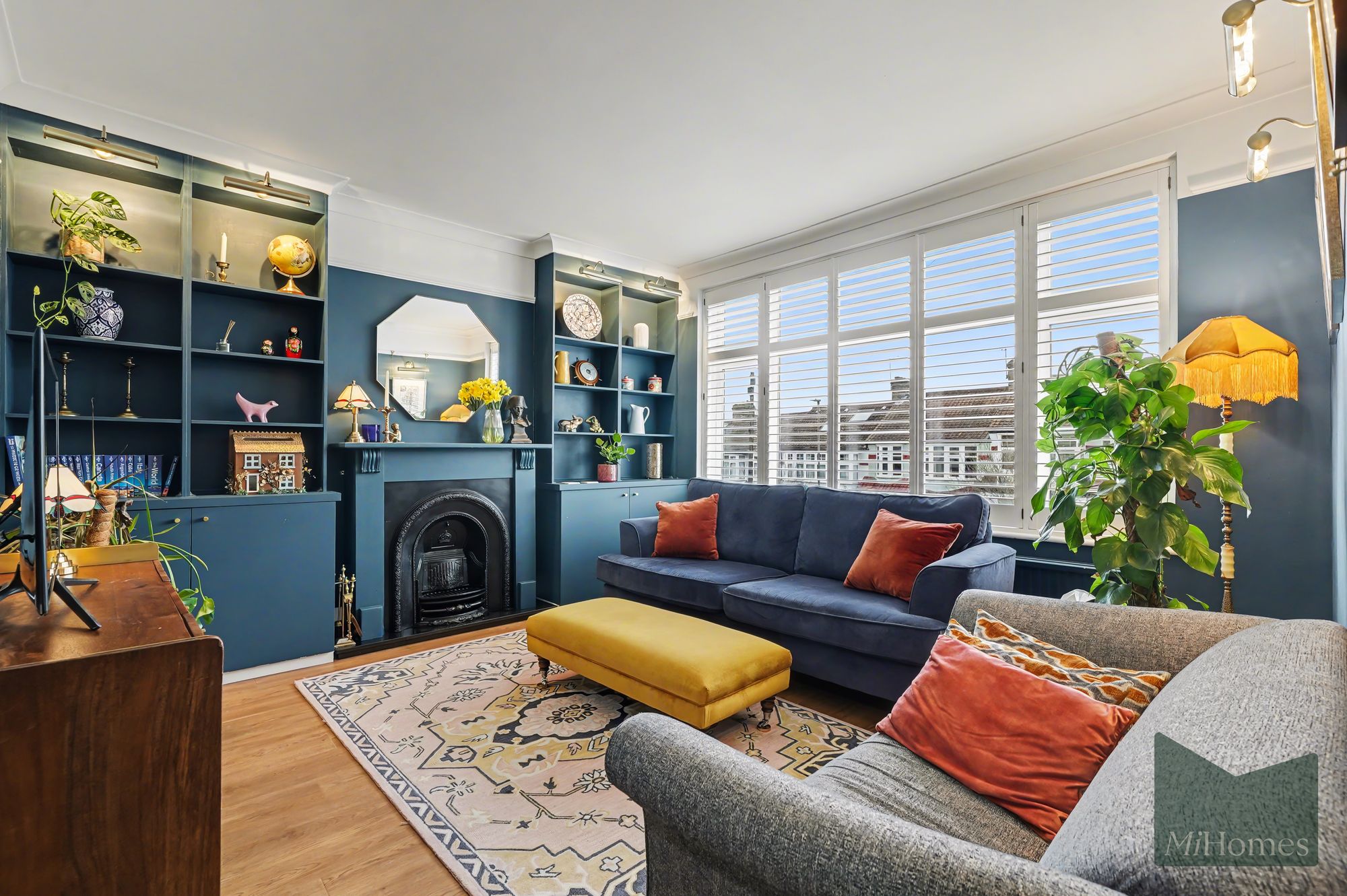 4 bed mid-terraced house for sale in Windsor Drive, Barnet, EN4 - Property Image 1