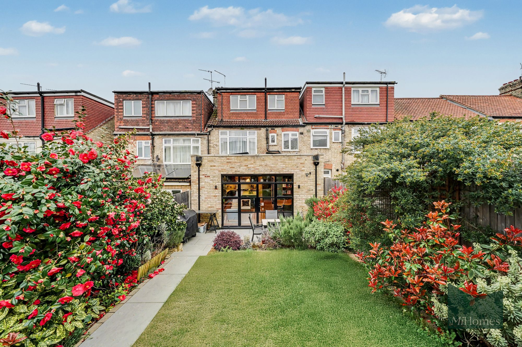 4 bed mid-terraced house for sale in Windsor Drive, Barnet, EN4 - Property Image 3