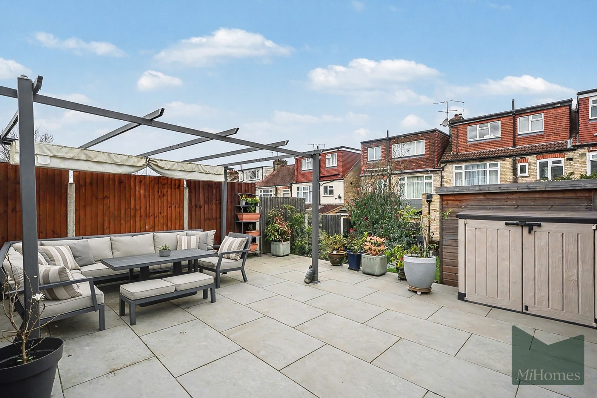 4 bed mid-terraced house for sale in Windsor Drive, Barnet, EN4 - Property Image 12