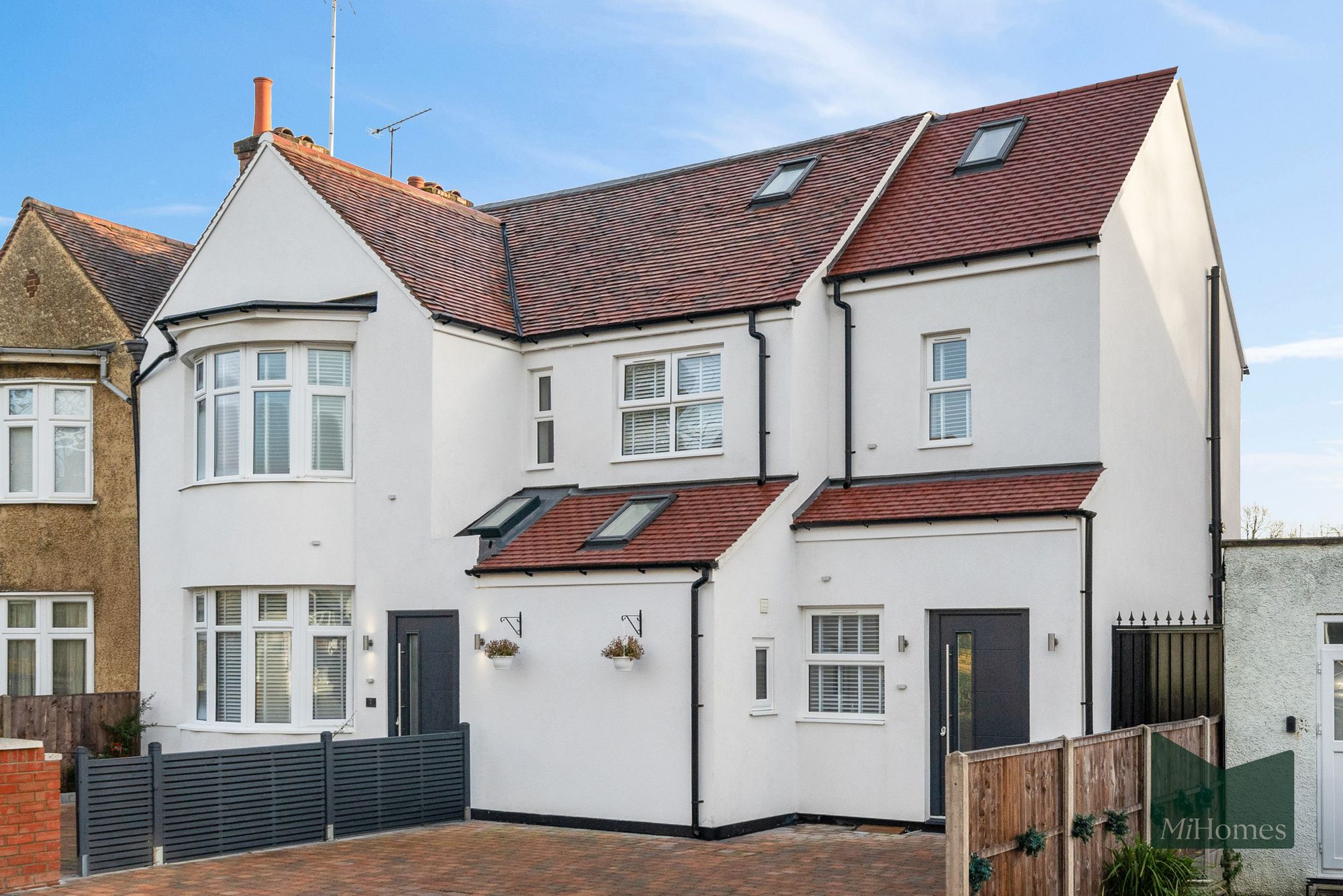 4 bed end of terrace house for sale in Netherlands Road, New Barnet, EN5  - Property Image 1