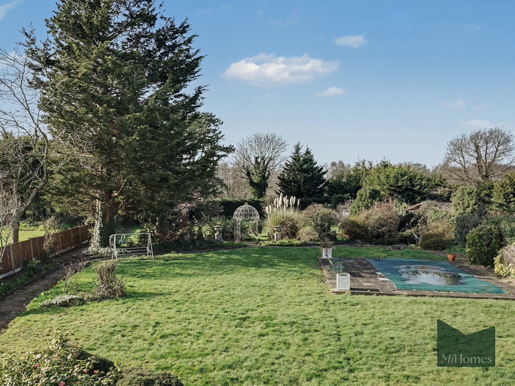 6 bed detached house for sale in The Chine, London, N21  - Property Image 18