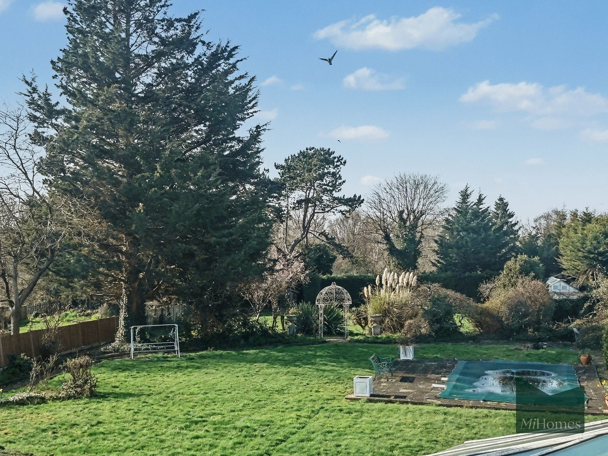 6 bed detached house for sale in The Chine, London, N21  - Property Image 17