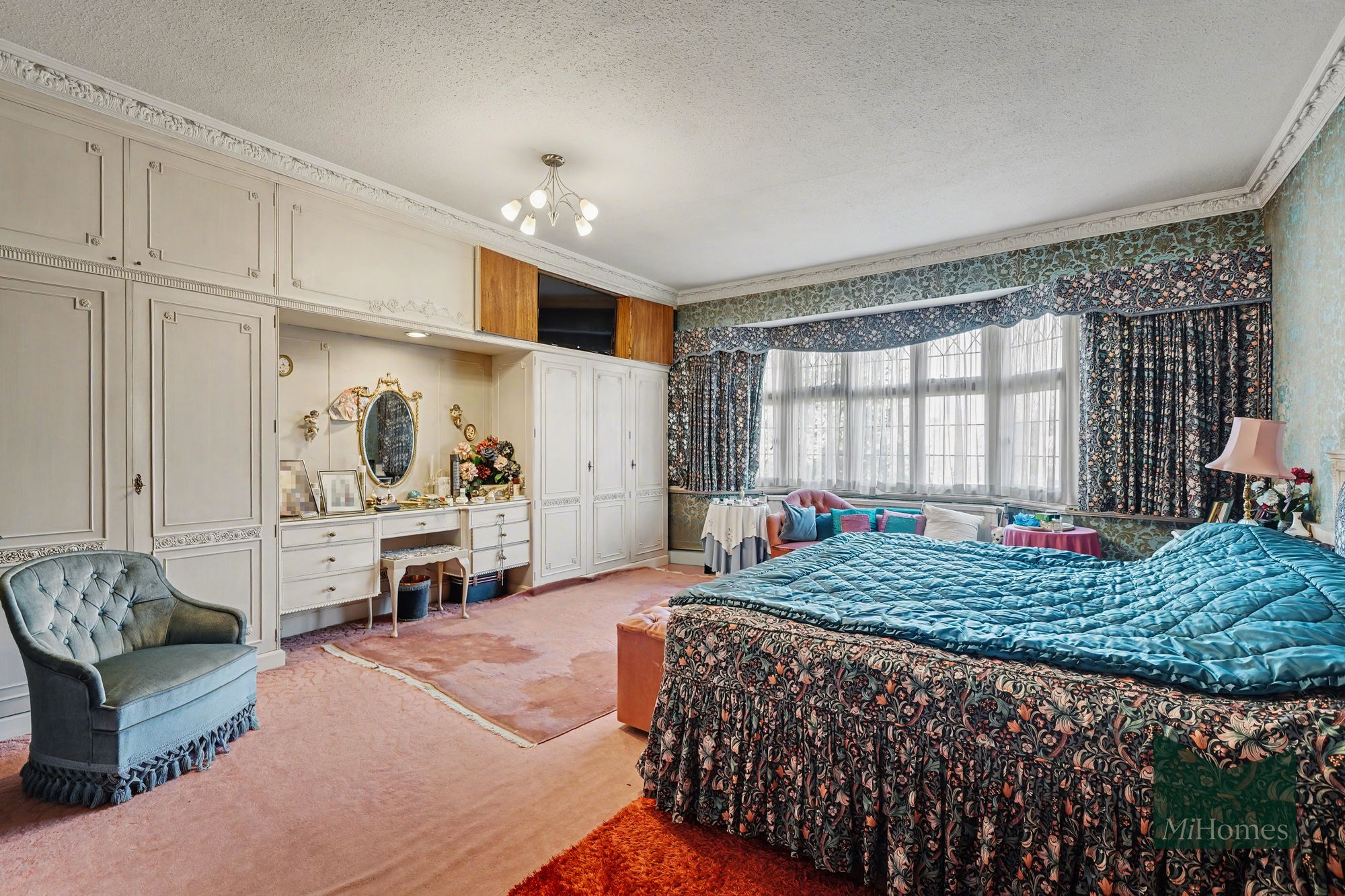 6 bed detached house for sale in The Chine, London, N21  - Property Image 24