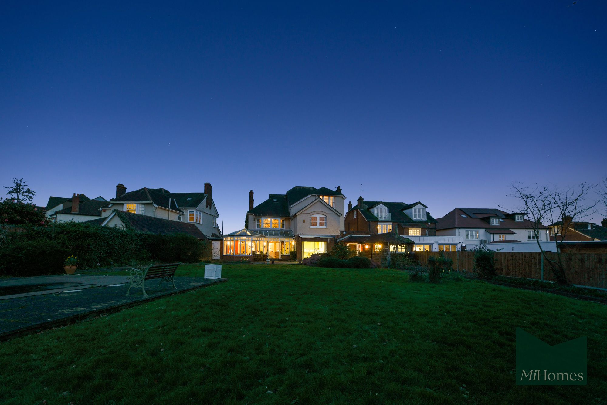 6 bed detached house for sale in The Chine, London, N21  - Property Image 25