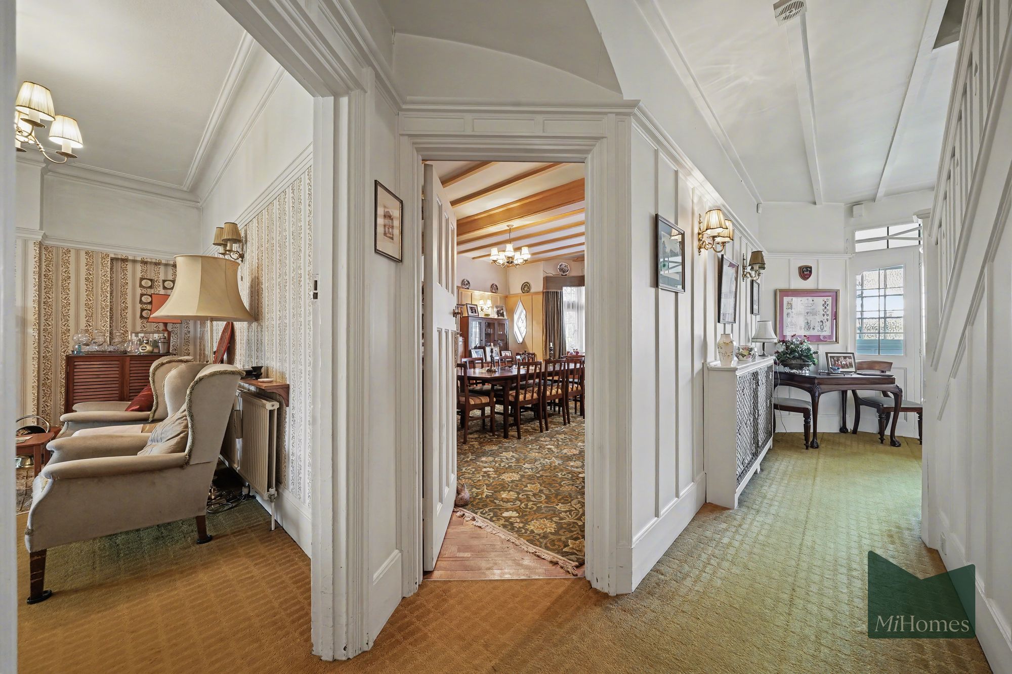 6 bed detached house for sale in The Chine, London, N21  - Property Image 8