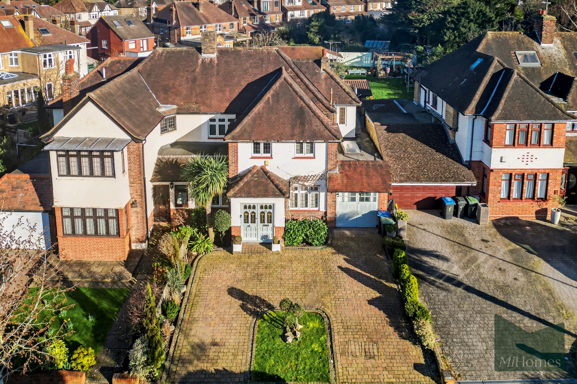5 bed semi-detached house for sale in The Ridgeway, London, N14 - Property Image 39