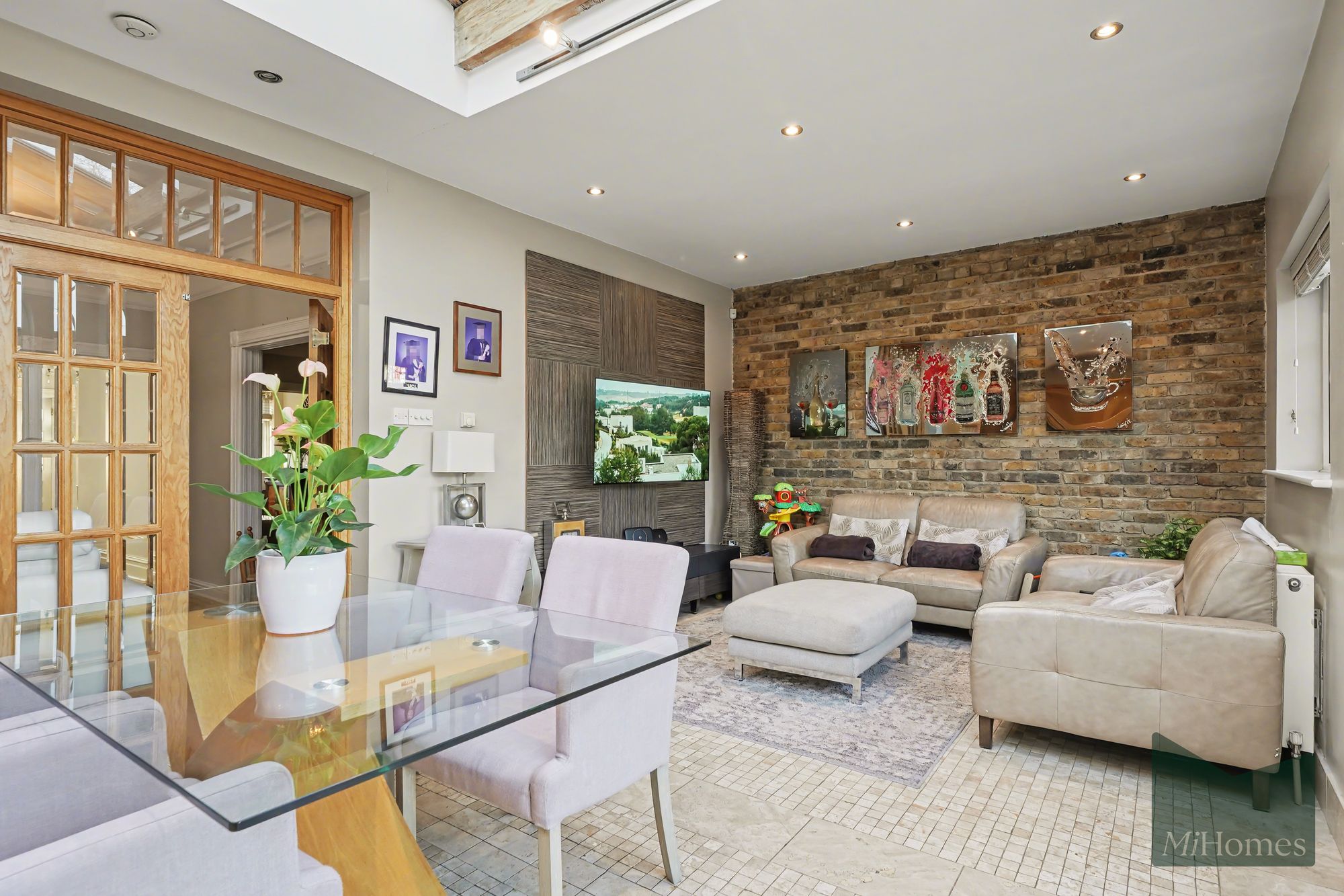 5 bed semi-detached house for sale in The Ridgeway, London, N14 - Property Image 11