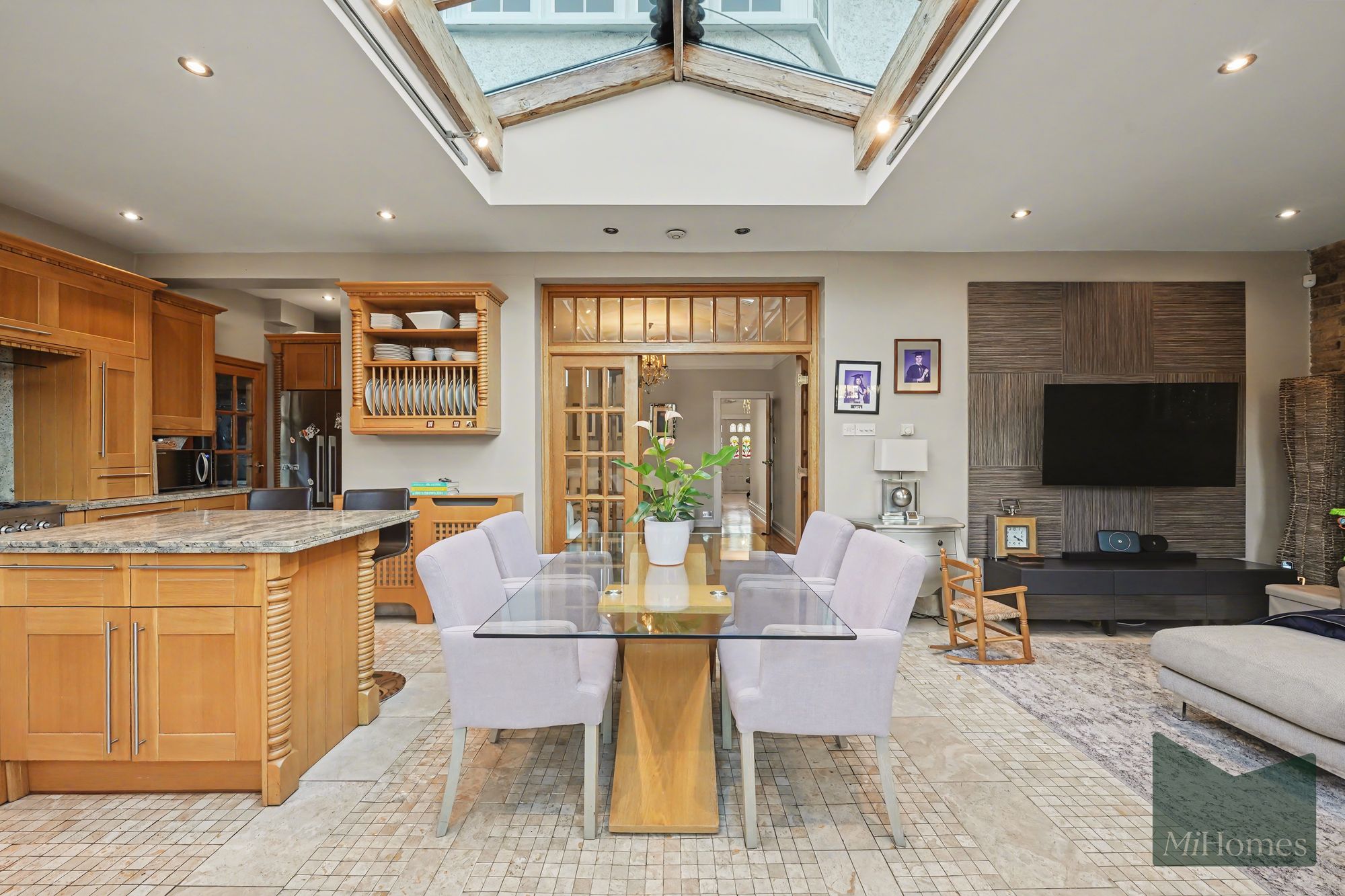 5 bed semi-detached house for sale in The Ridgeway, London, N14 - Property Image 12