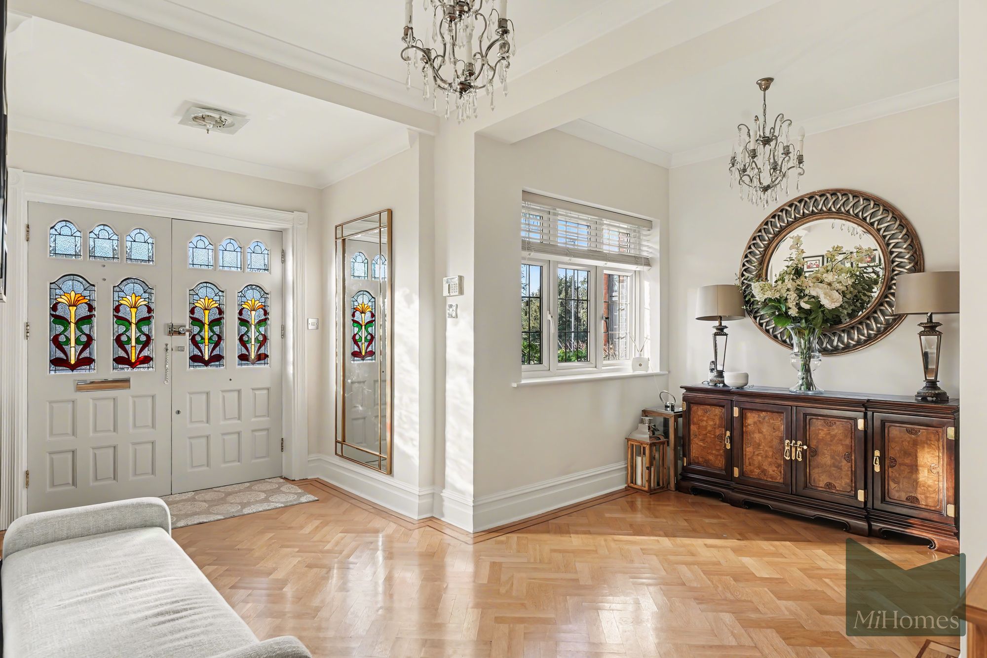 5 bed semi-detached house for sale in The Ridgeway, London, N14 - Property Image 6