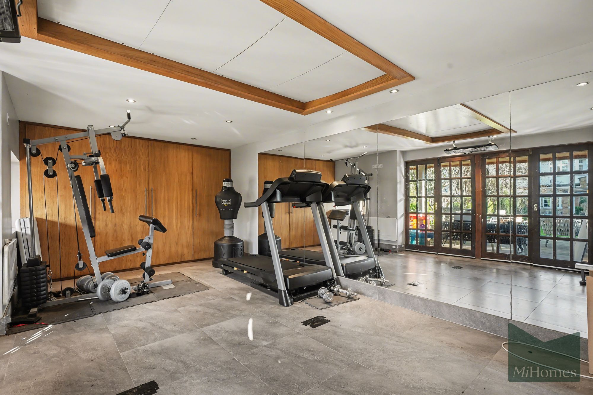 5 bed semi-detached house for sale in The Ridgeway, London, N14 - Property Image 25
