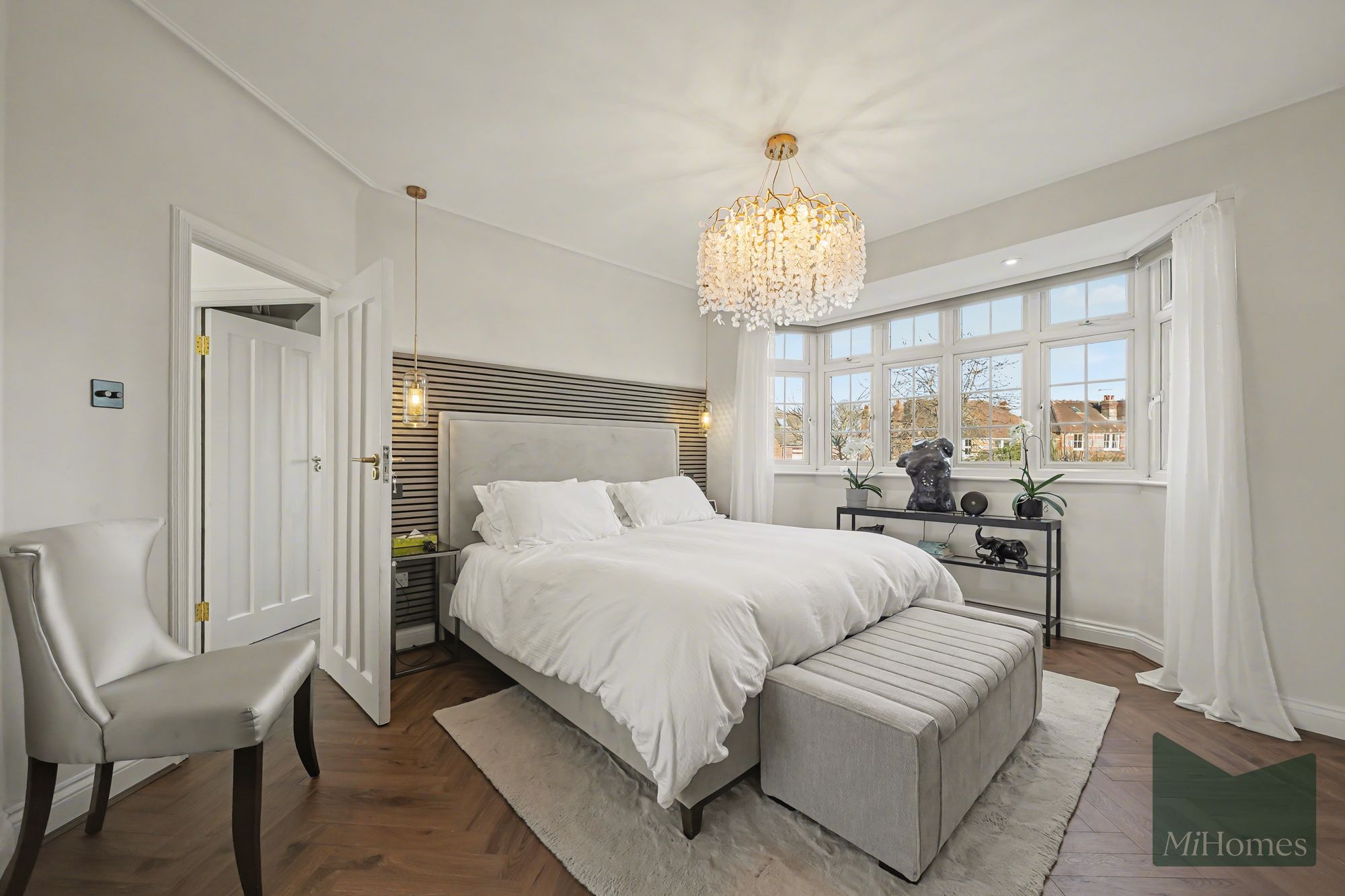 5 bed semi-detached house for sale in The Ridgeway, London, N14 - Property Image 29