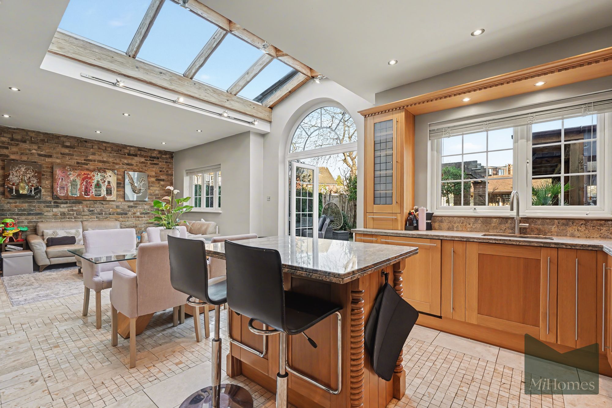 5 bed semi-detached house for sale in The Ridgeway, London, N14 - Property Image 14