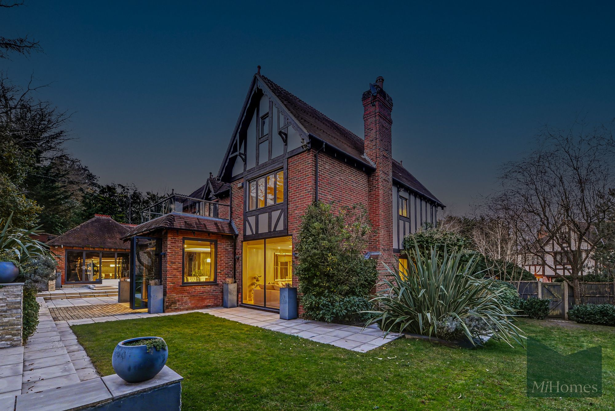 4 bed detached house for sale in Pagitts Grove, Barnet, EN4  - Property Image 45