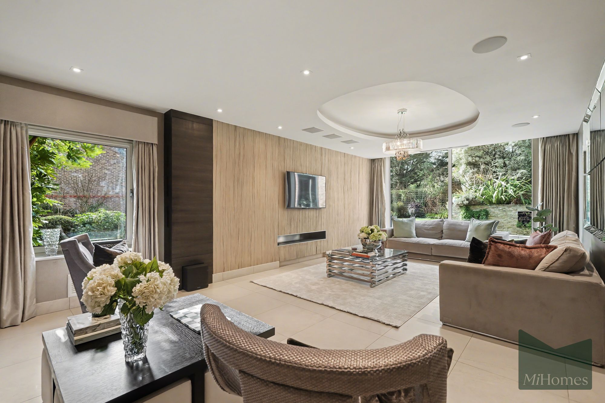 4 bed detached house for sale in Pagitts Grove, Barnet, EN4  - Property Image 3
