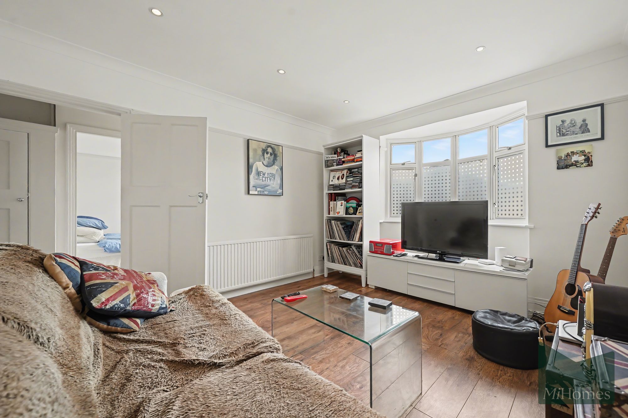 2 bed for sale in Oak Avenue, London, N10 - Property Image 2