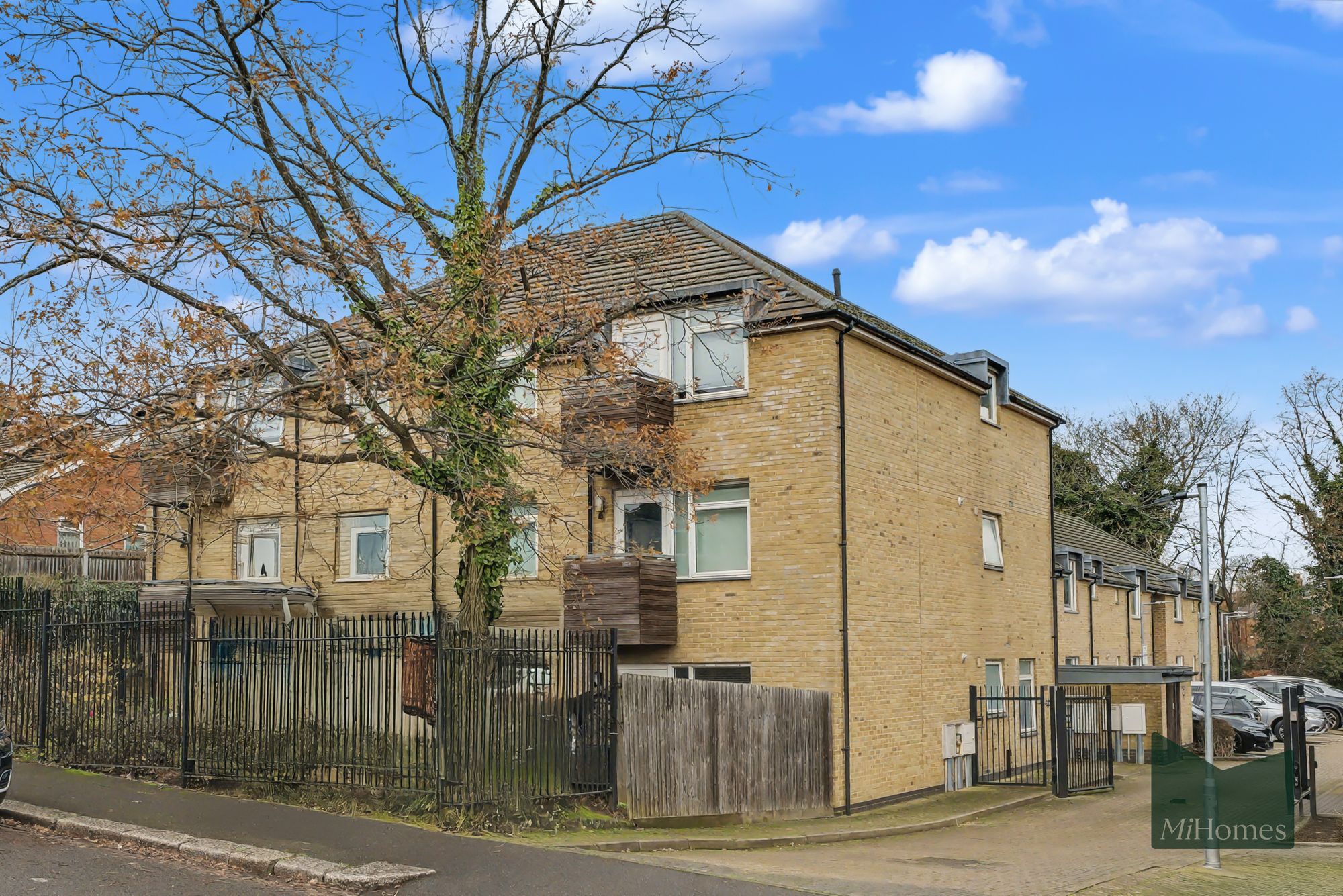 2 bed flat for sale in Elland Close, Gaudin Court, EN5 - Property Image 12