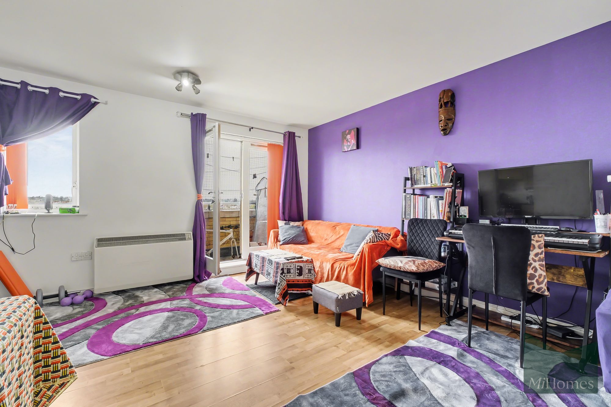 2 bed flat for sale in Orton Grove, Enfield, EN1 - Property Image 2