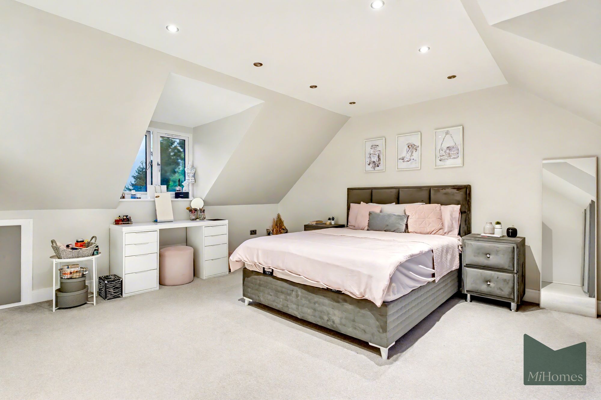 4 bed detached house for sale in Tylers Road, Roydon, CM19 - Property Image 24