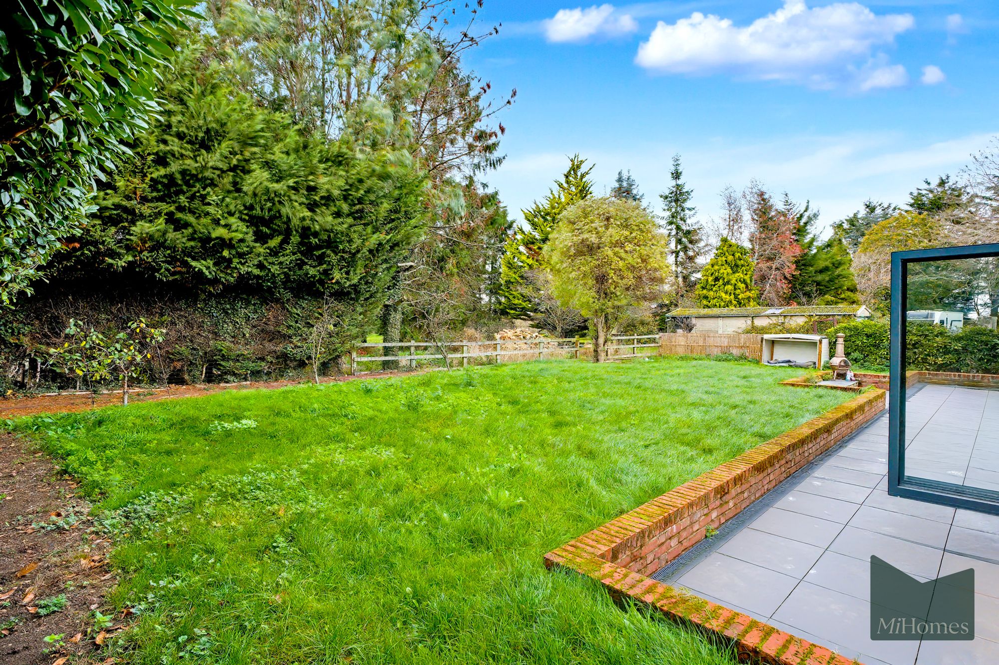 4 bed detached house for sale in Tylers Road, Roydon, CM19 - Property Image 19
