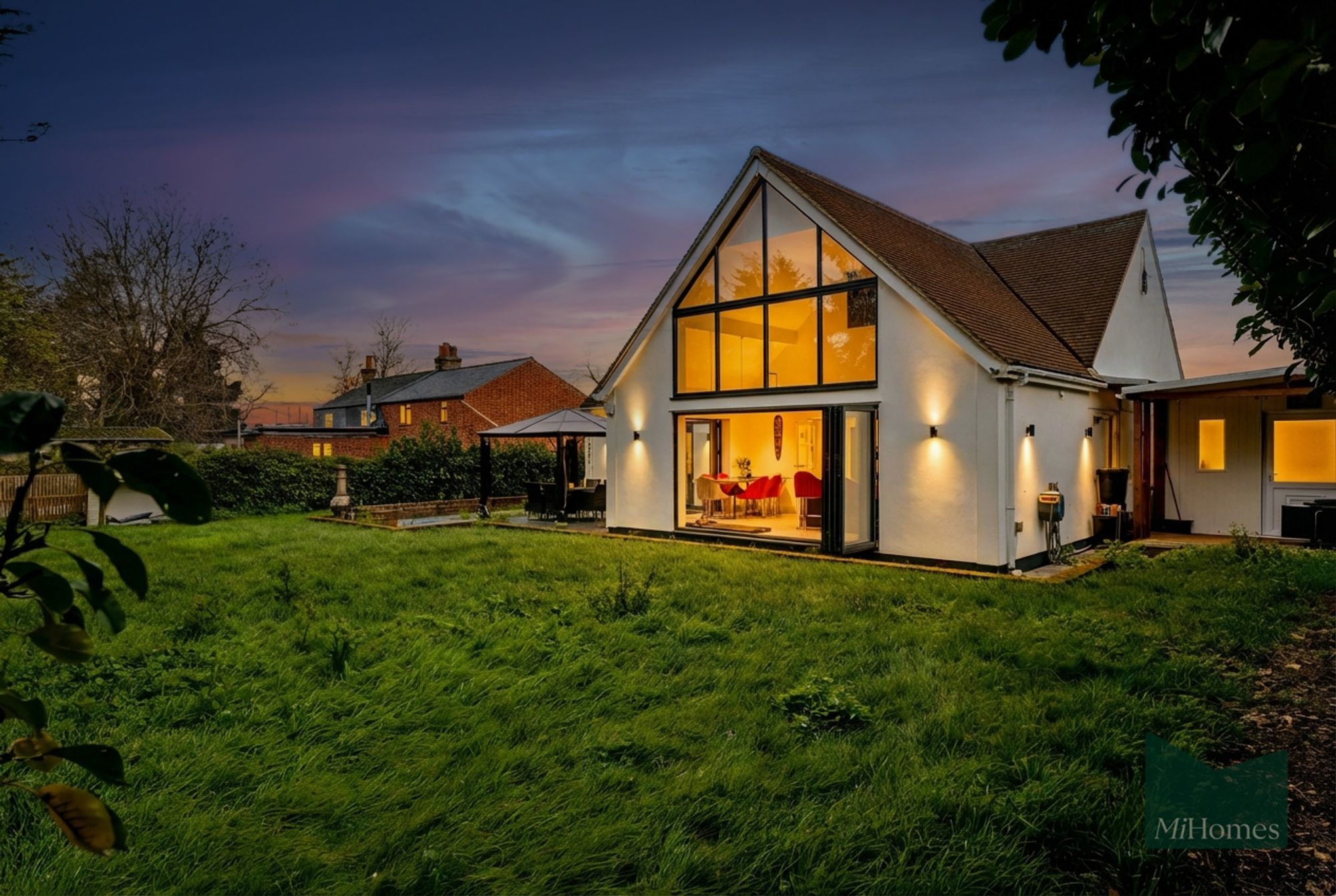 4 bed detached house for sale in Tylers Road, Roydon, CM19 - Property Image 16