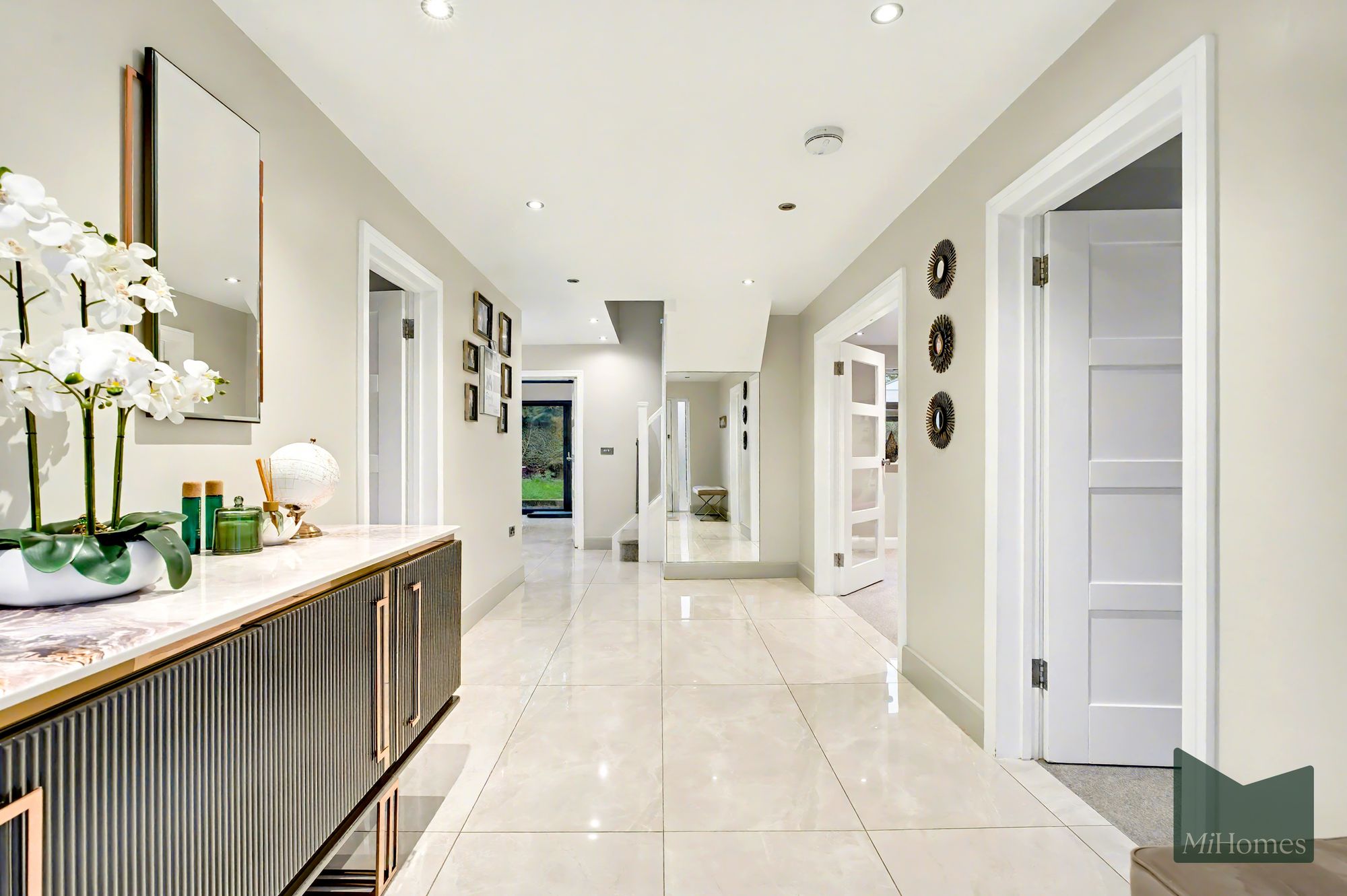 4 bed detached house for sale in Tylers Road, Roydon, CM19 - Property Image 7
