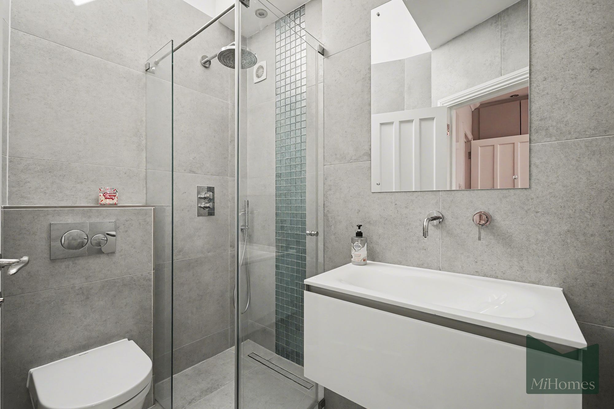 4 bed detached house for sale in Bourne Avenue, London, N14  - Property Image 35
