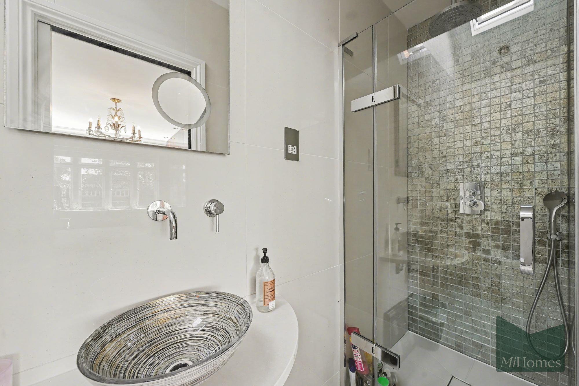 4 bed detached house for sale in Bourne Avenue, London, N14  - Property Image 36