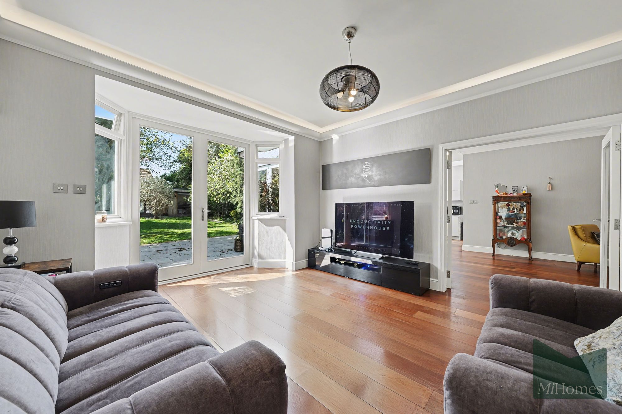 4 bed detached house for sale in Bourne Avenue, London, N14  - Property Image 9