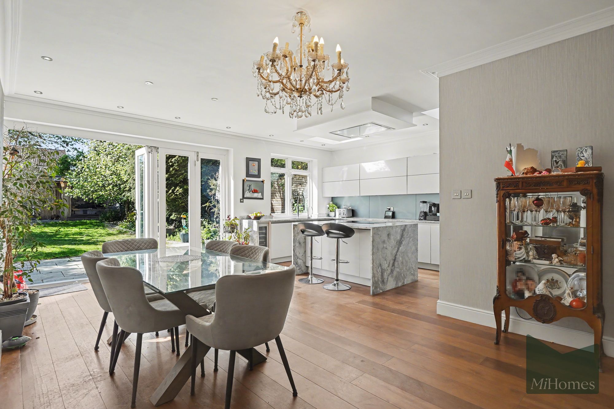 4 bed detached house for sale in Bourne Avenue, London, N14  - Property Image 3