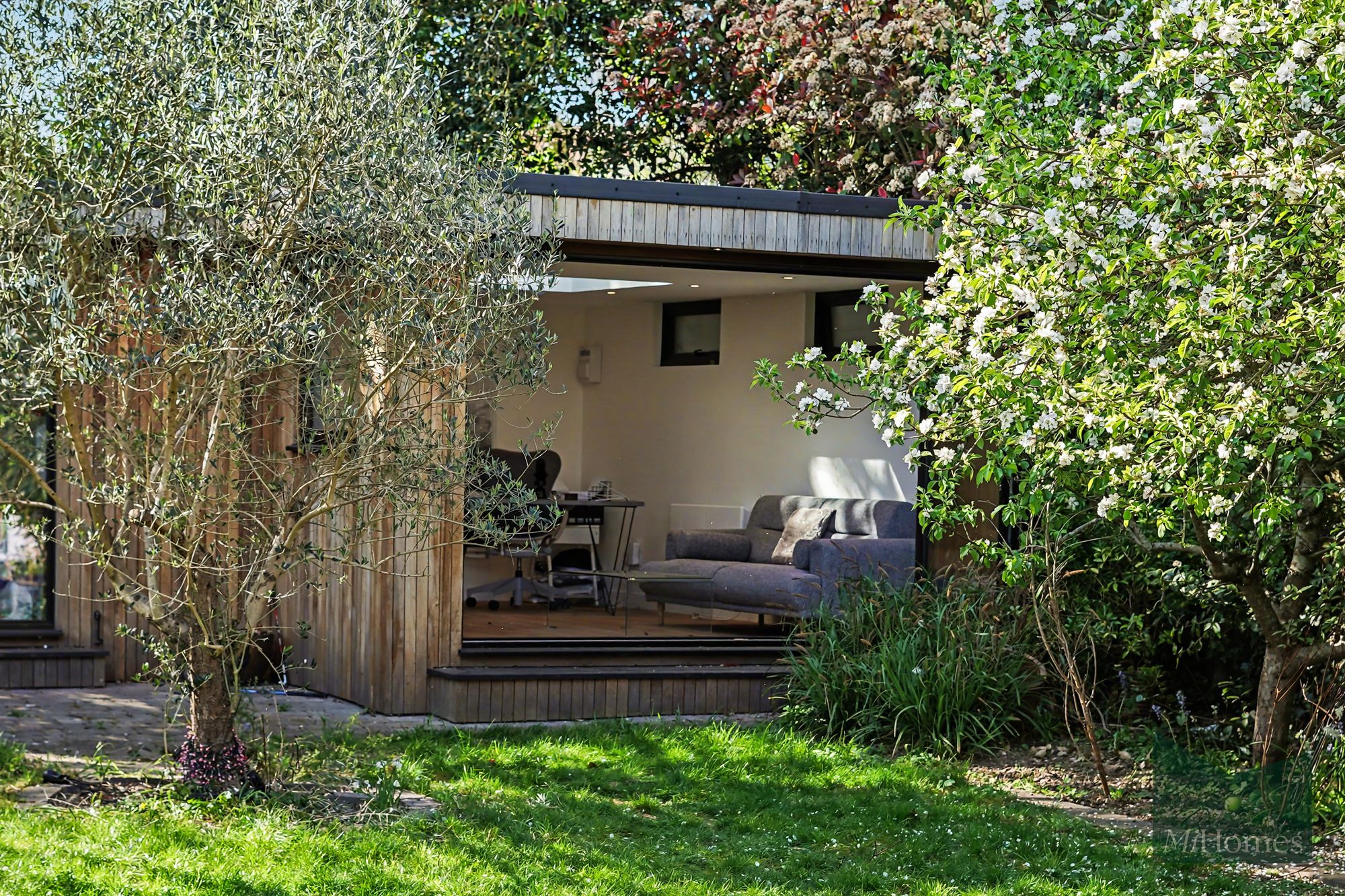 4 bed detached house for sale in Bourne Avenue, London, N14  - Property Image 16