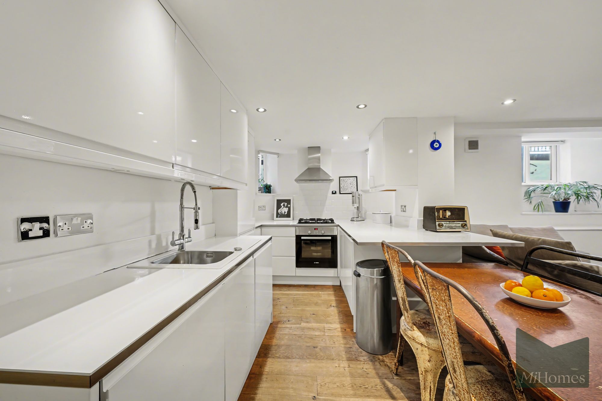 2 bed flat for sale in Highgate High Street, Parkview Mansions Highgate High Street, N6 - Property Image 11