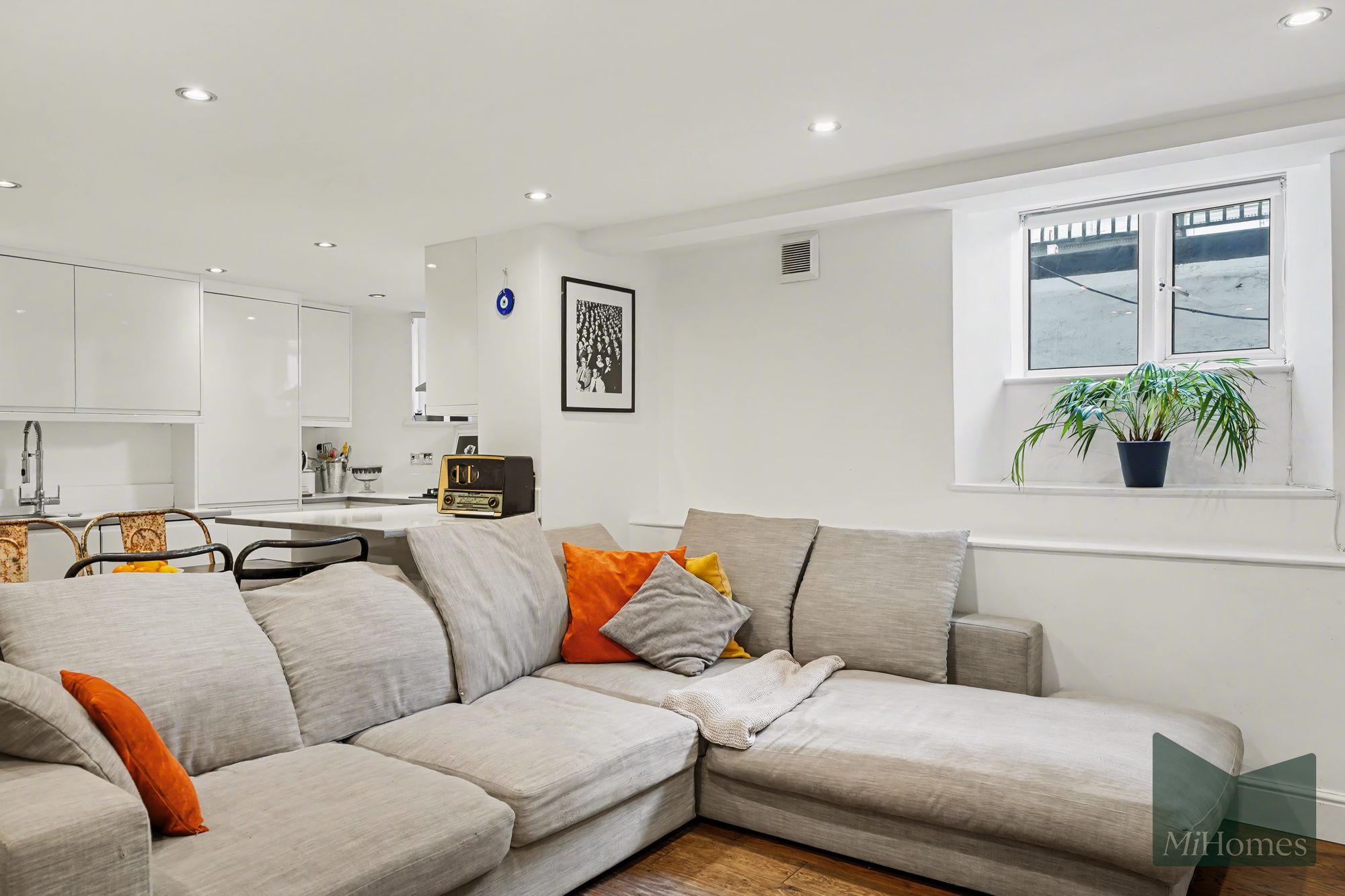 2 bed flat for sale in Highgate High Street, Parkview Mansions Highgate High Street, N6 - Property Image 9