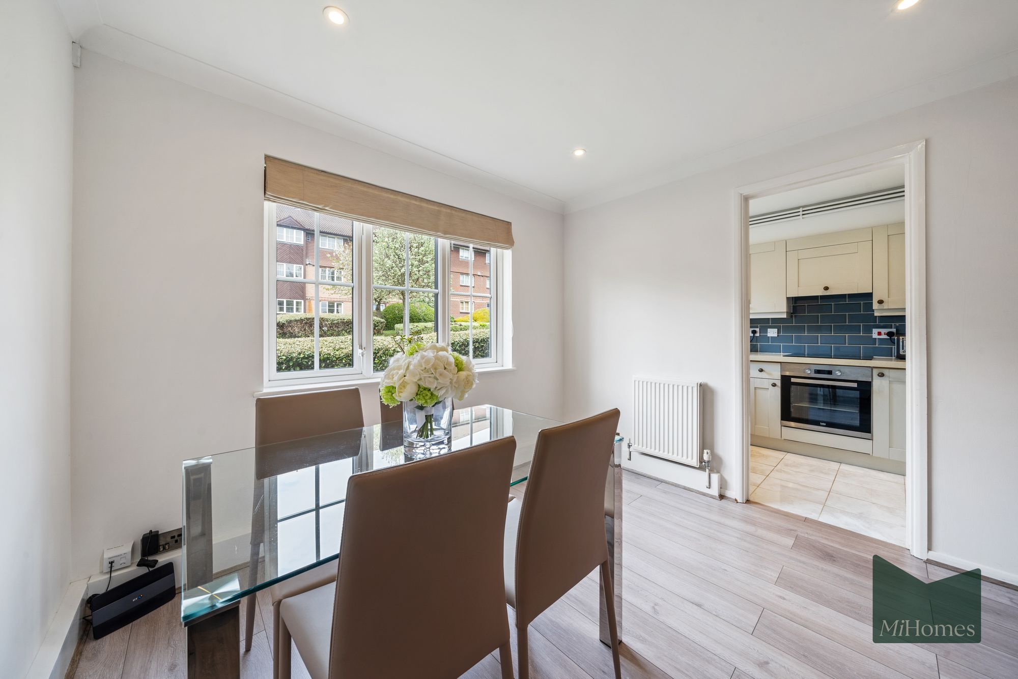 2 bed flat to rent in Waverley Road, Enfield, EN2 - Property Image 3