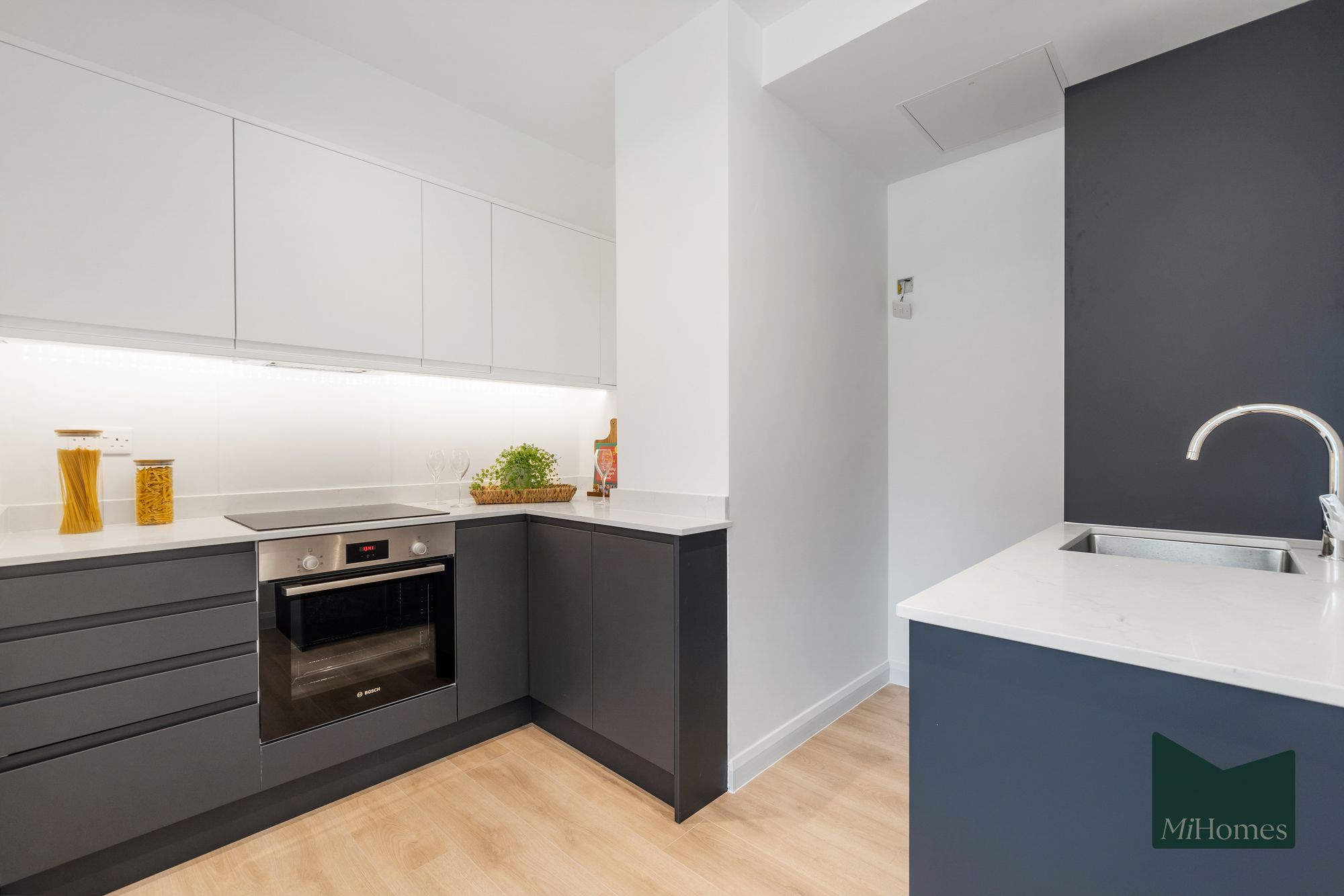 1 bed flat to rent in Bath Road, Chesterfield House, SL1  - Property Image 20