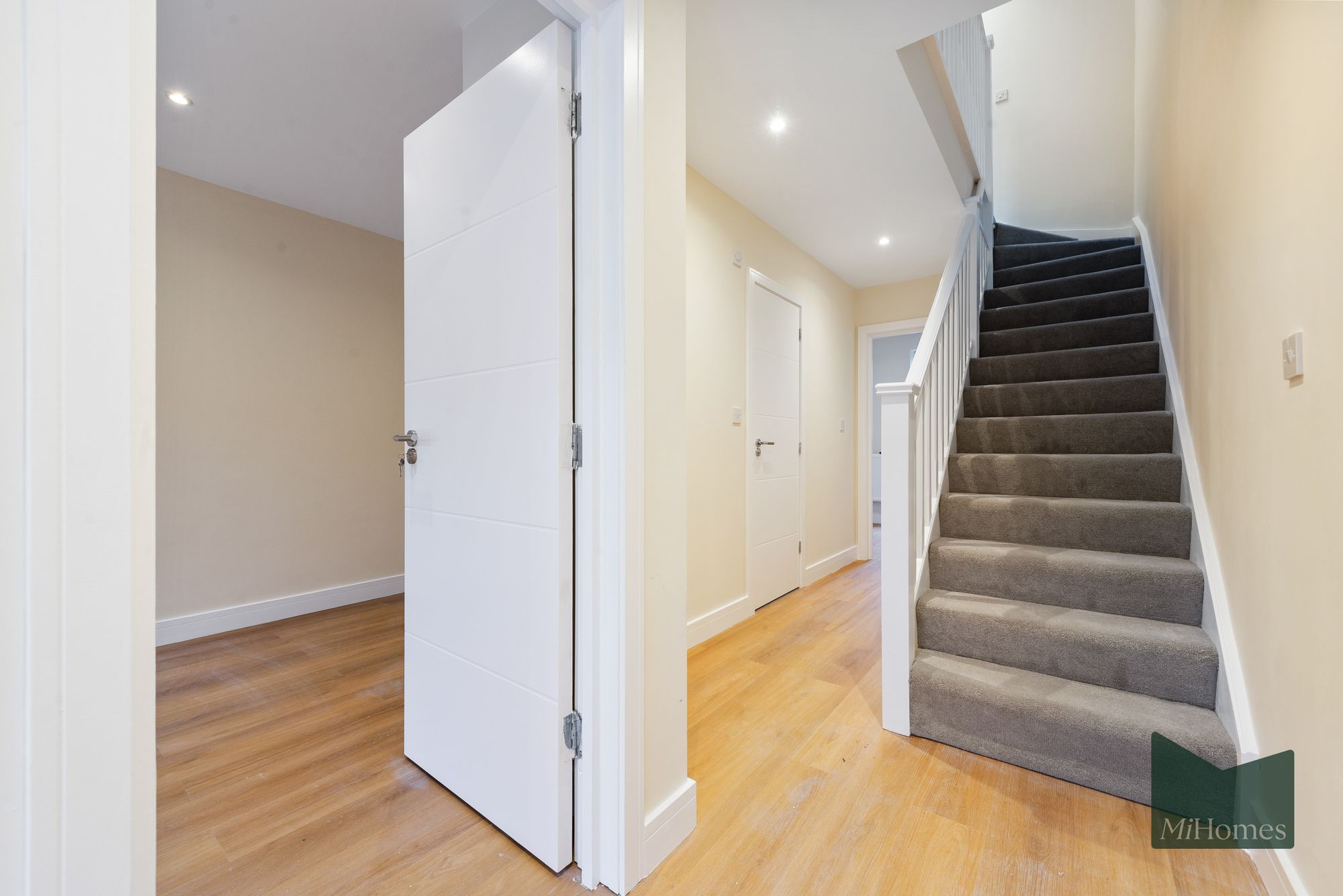 2 bed flat to rent in East Barnet Road, Barnet, EN4  - Property Image 2
