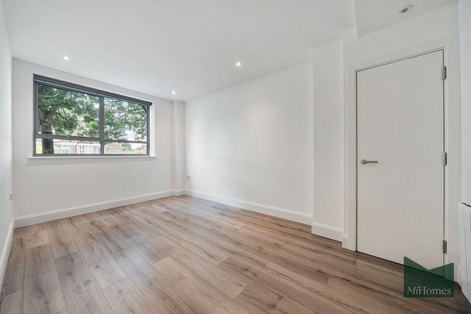 2 bed flat to rent in Newport Road, Link House Newport Road, UB4 - Property Image 4